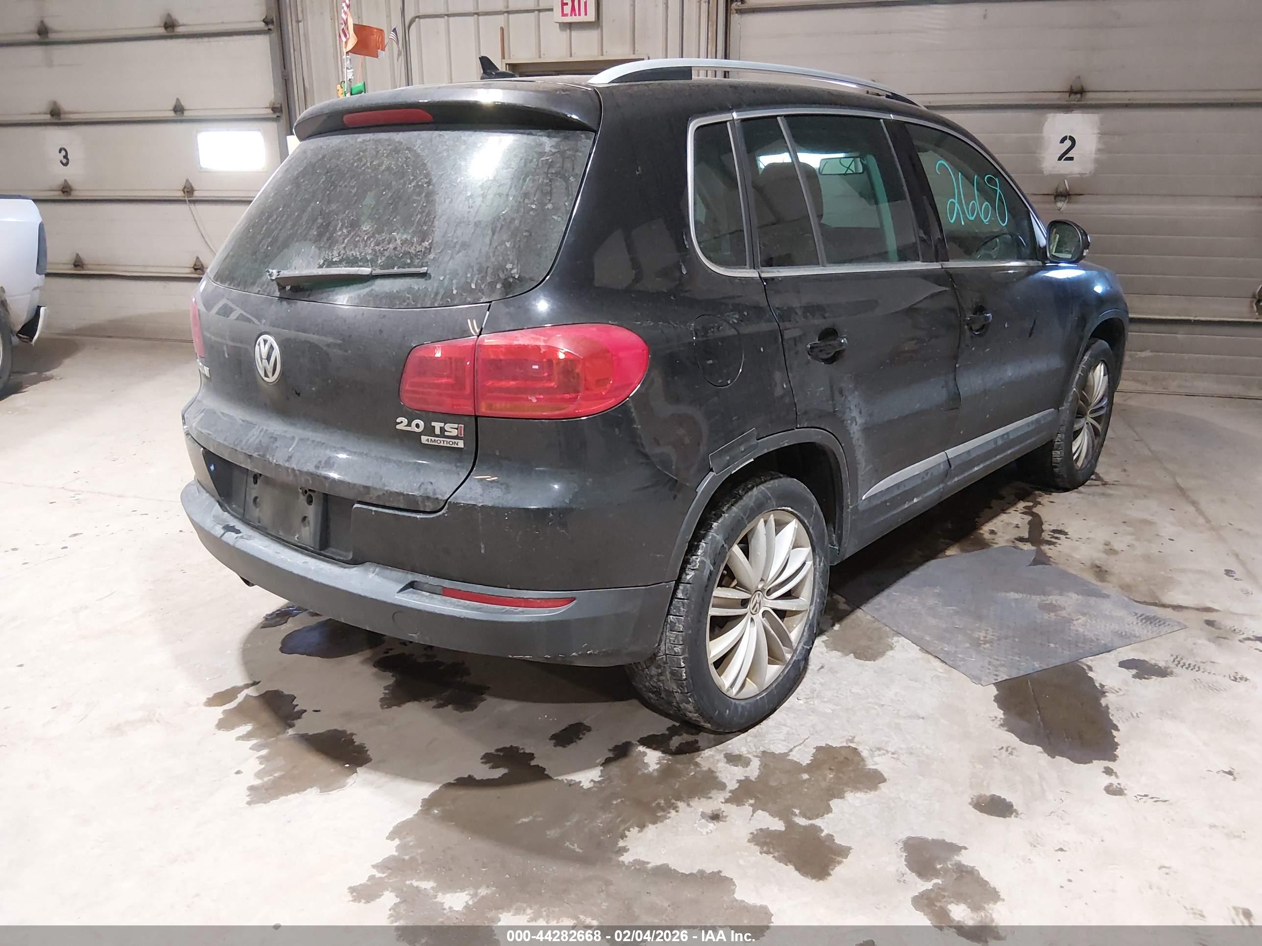 VOLKSWAGEN TIGUAN image 4