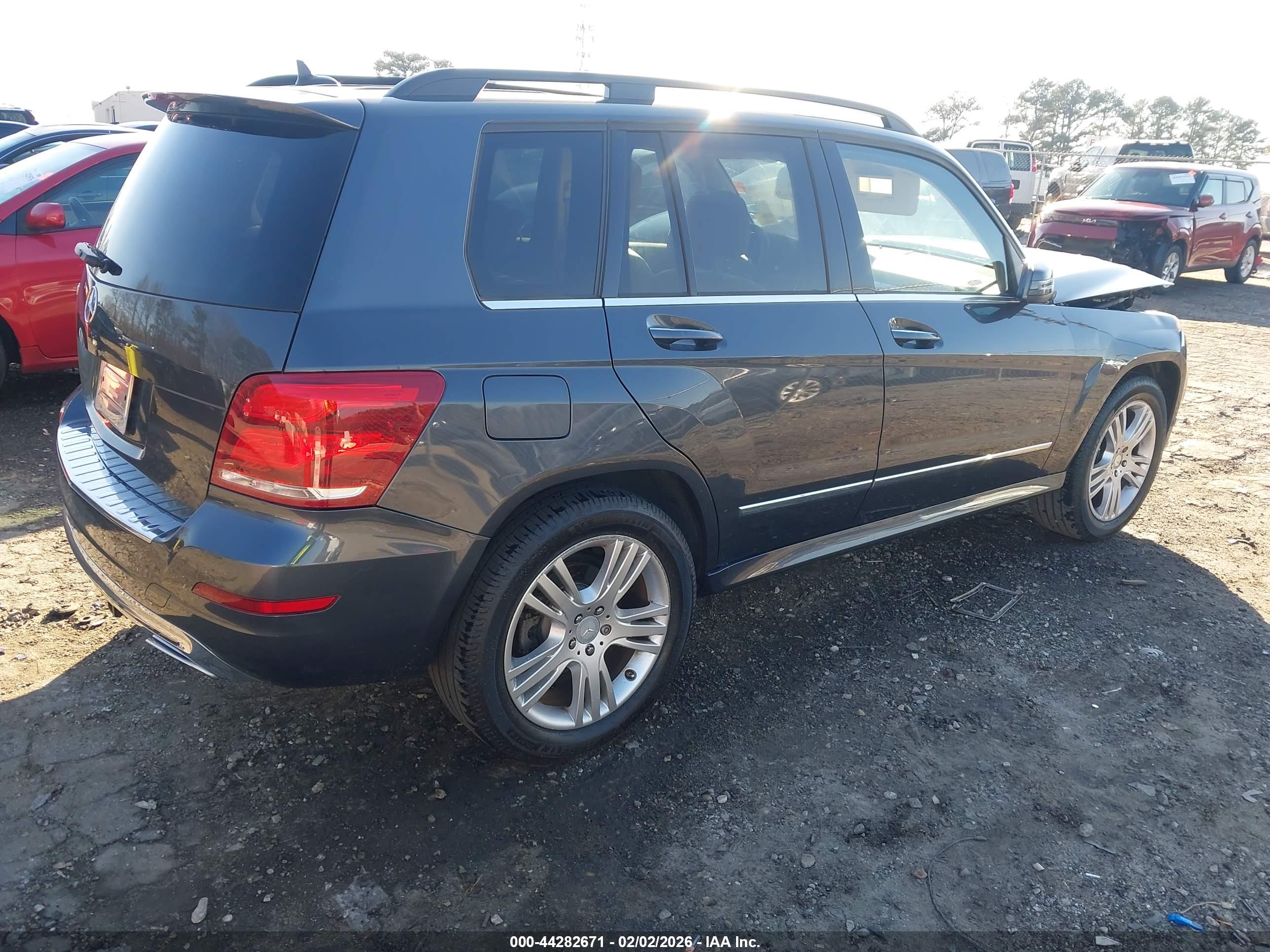 MERCEDES-BENZ GLK image 4