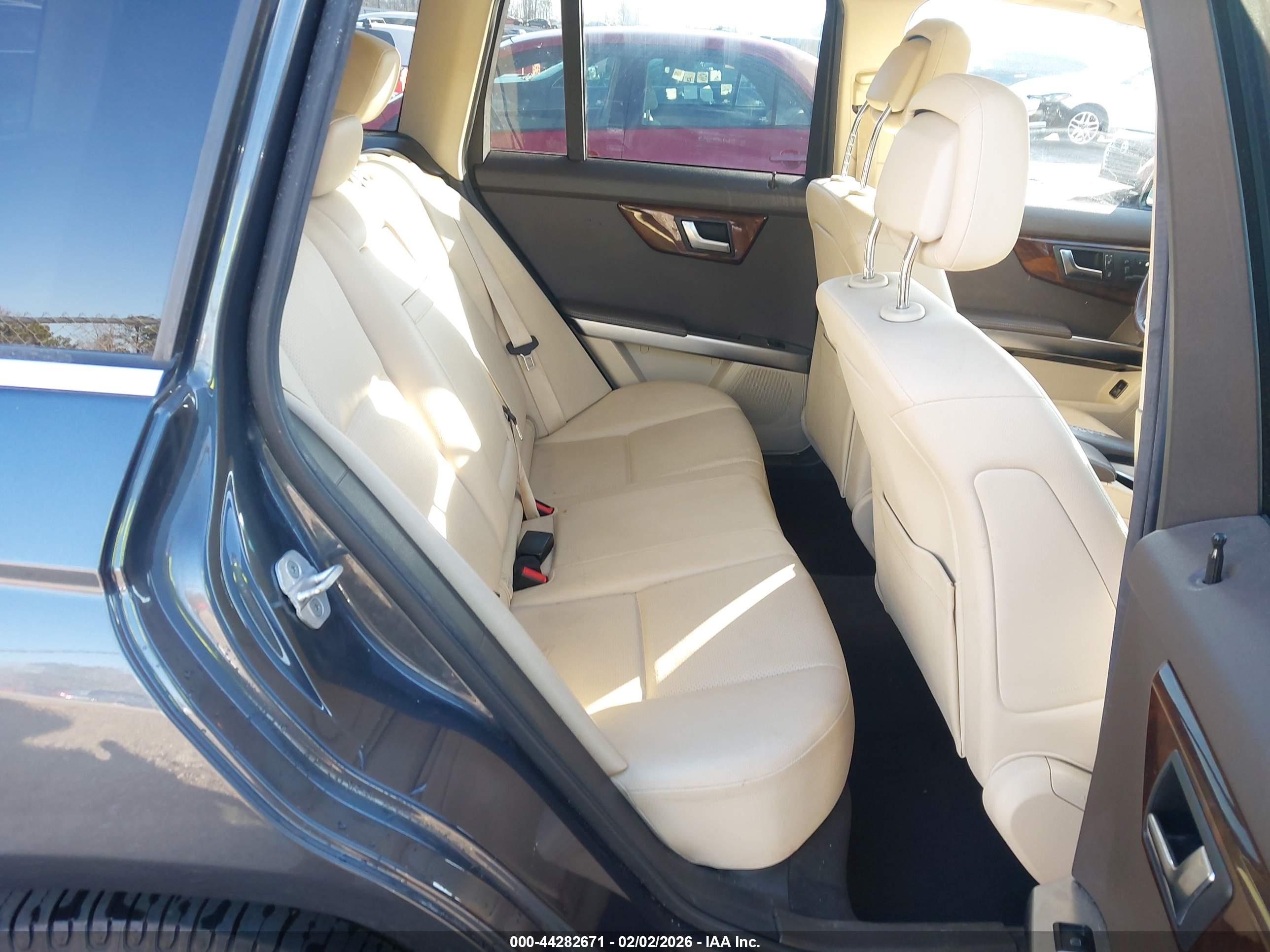 MERCEDES-BENZ GLK image 8
