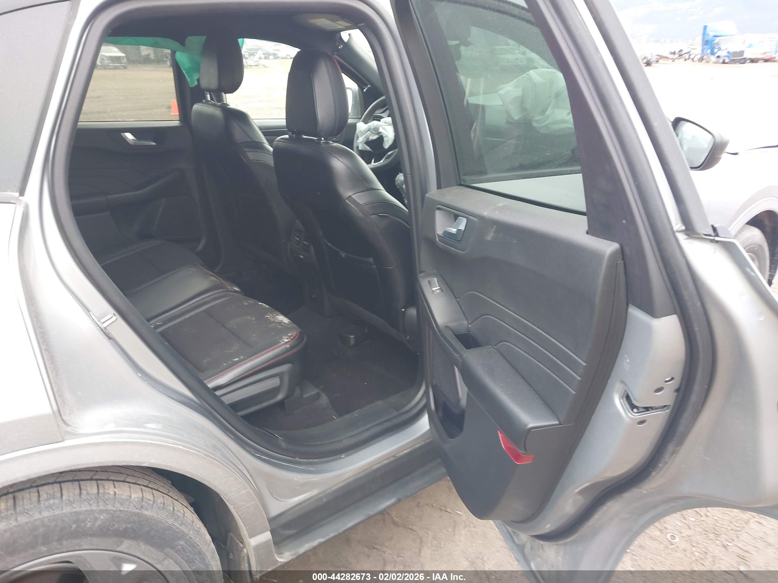FORD ESCAPE image 8