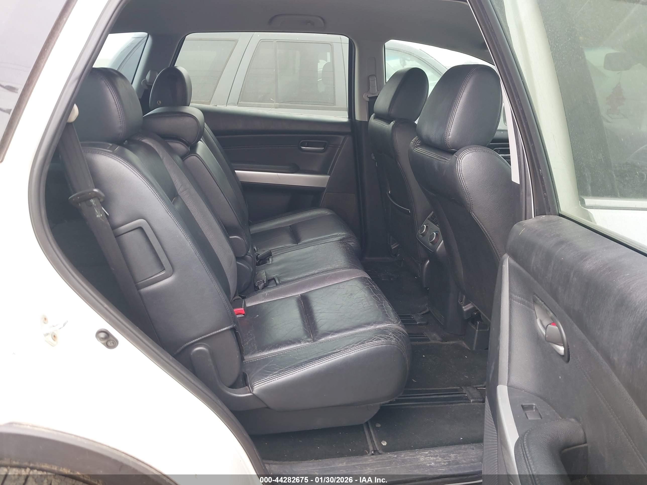 MAZDA CX-9 image 8
