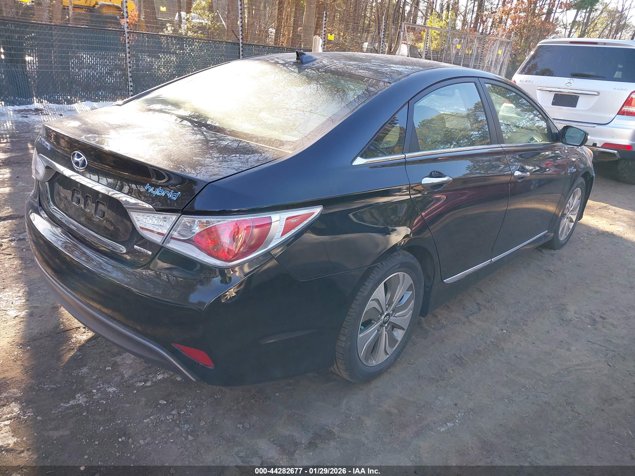 HYUNDAI SONATA image 4
