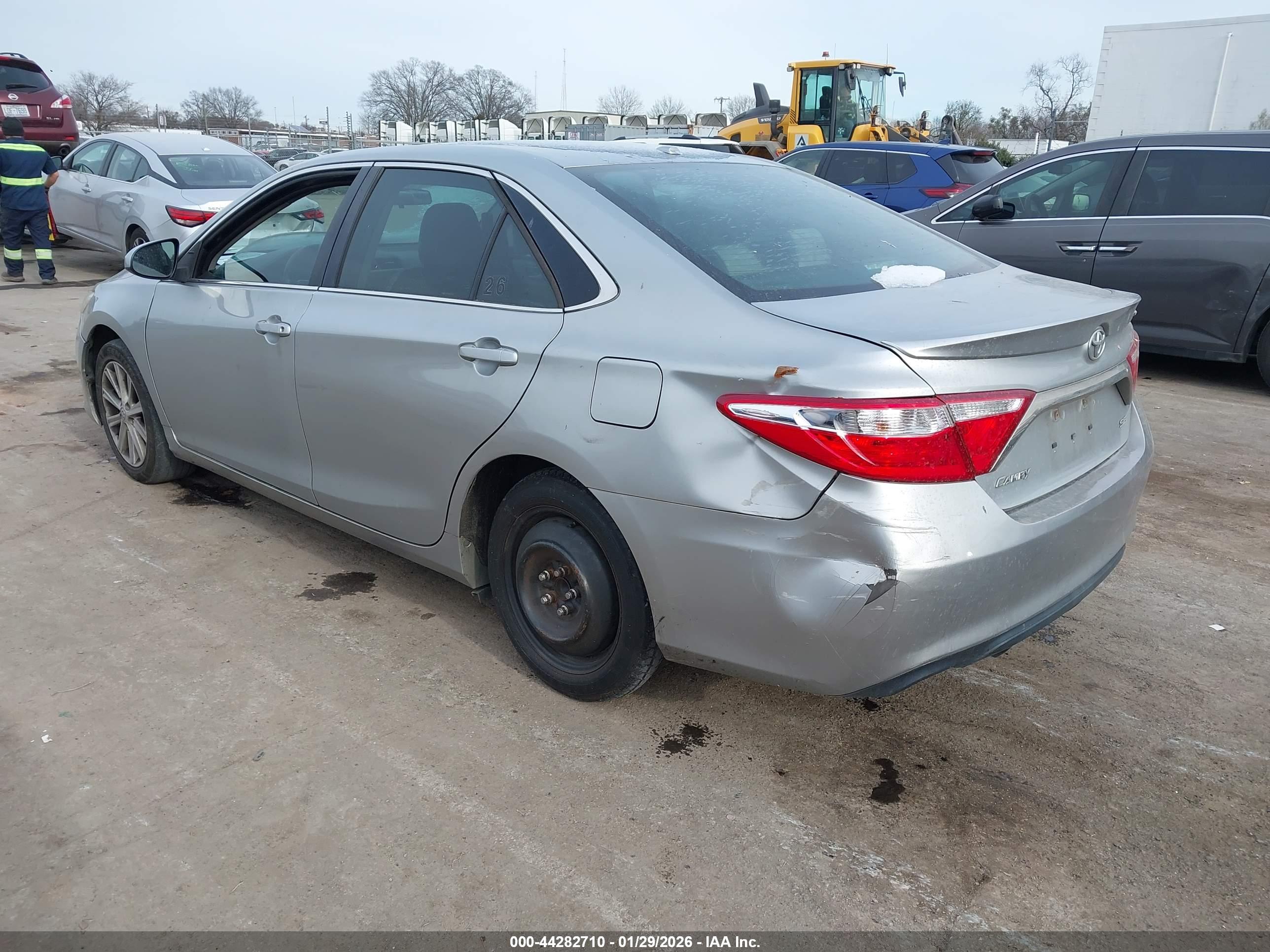 TOYOTA CAMRY image 3
