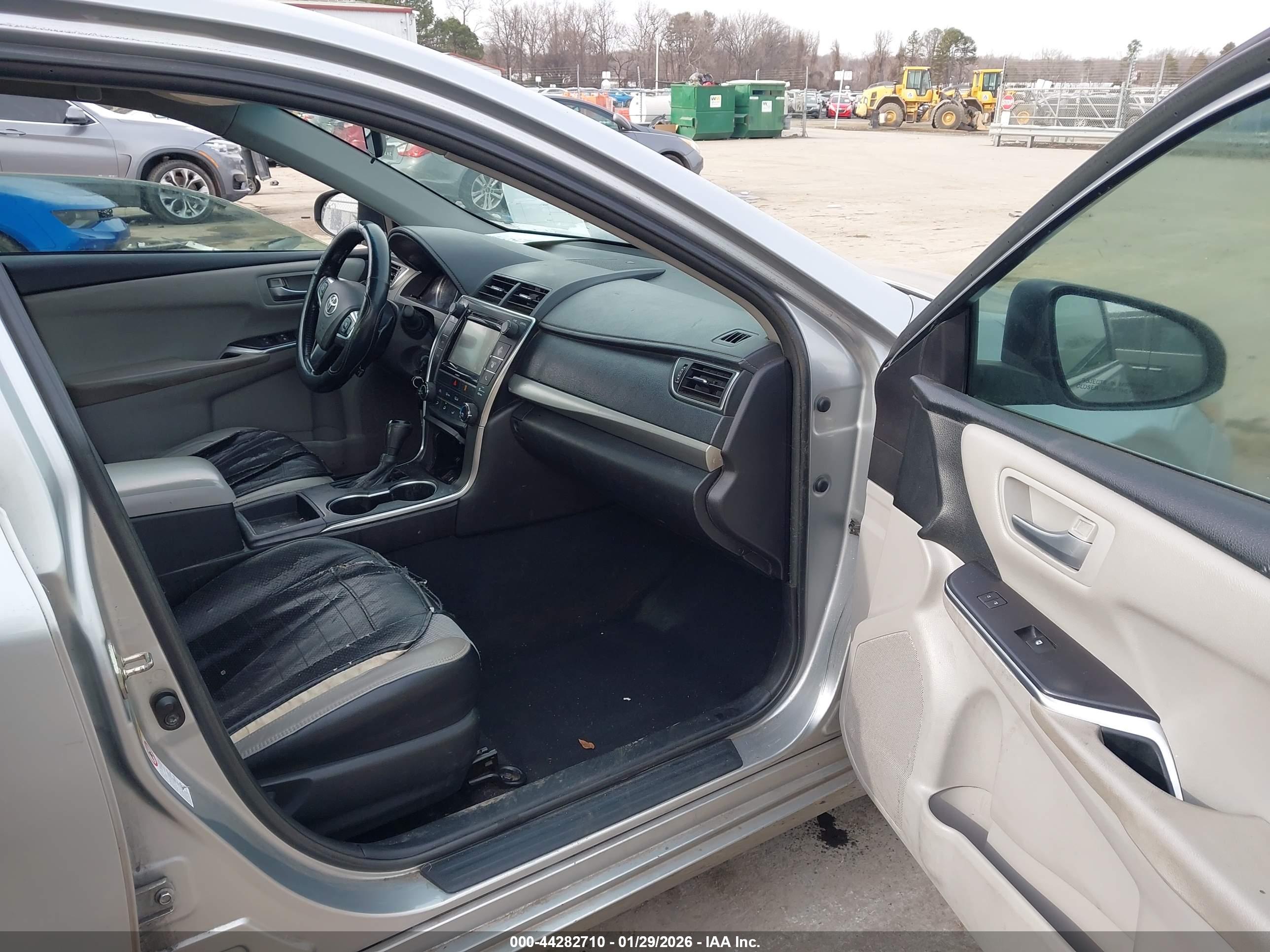 TOYOTA CAMRY image 5