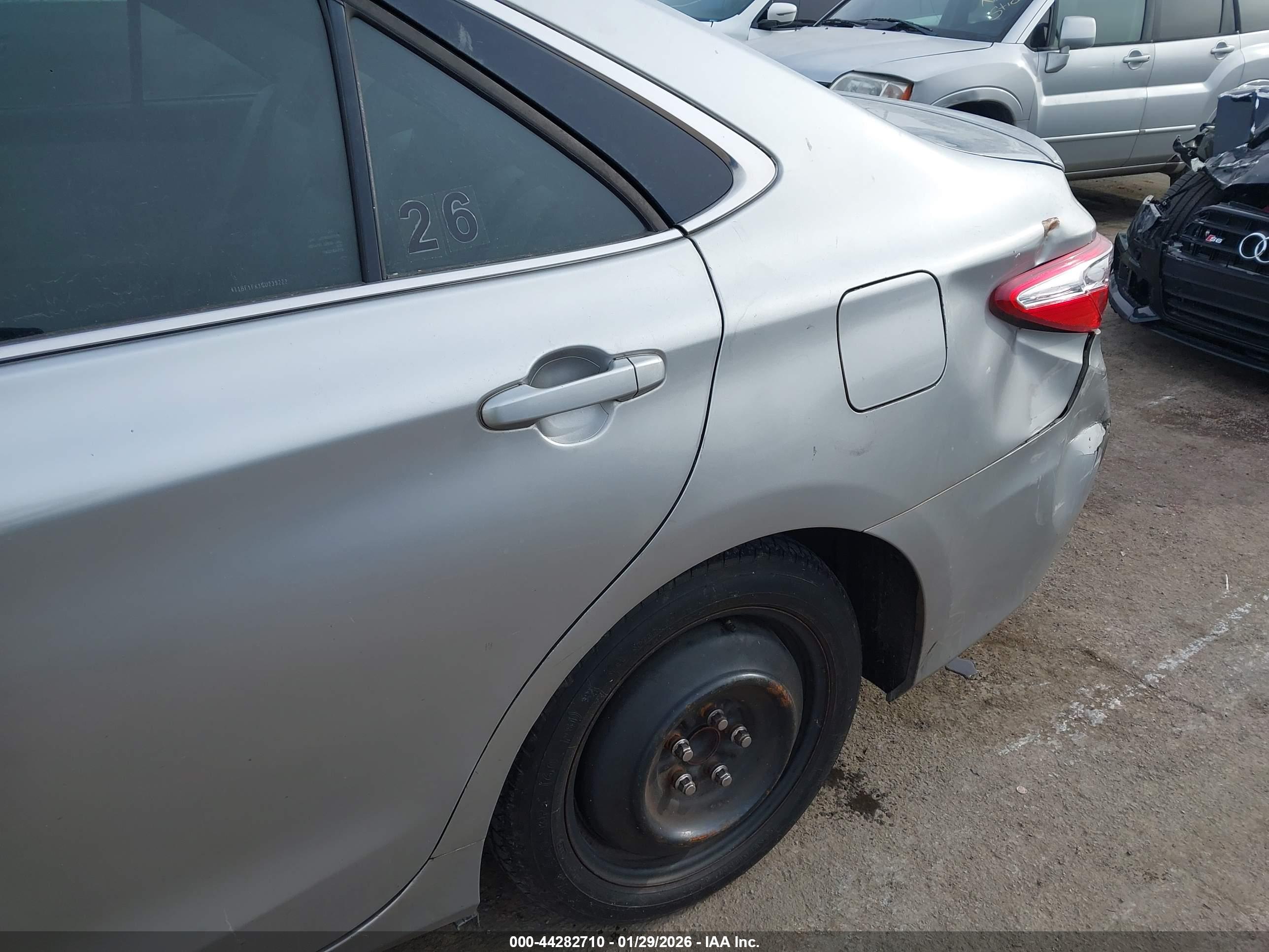 TOYOTA CAMRY image 6
