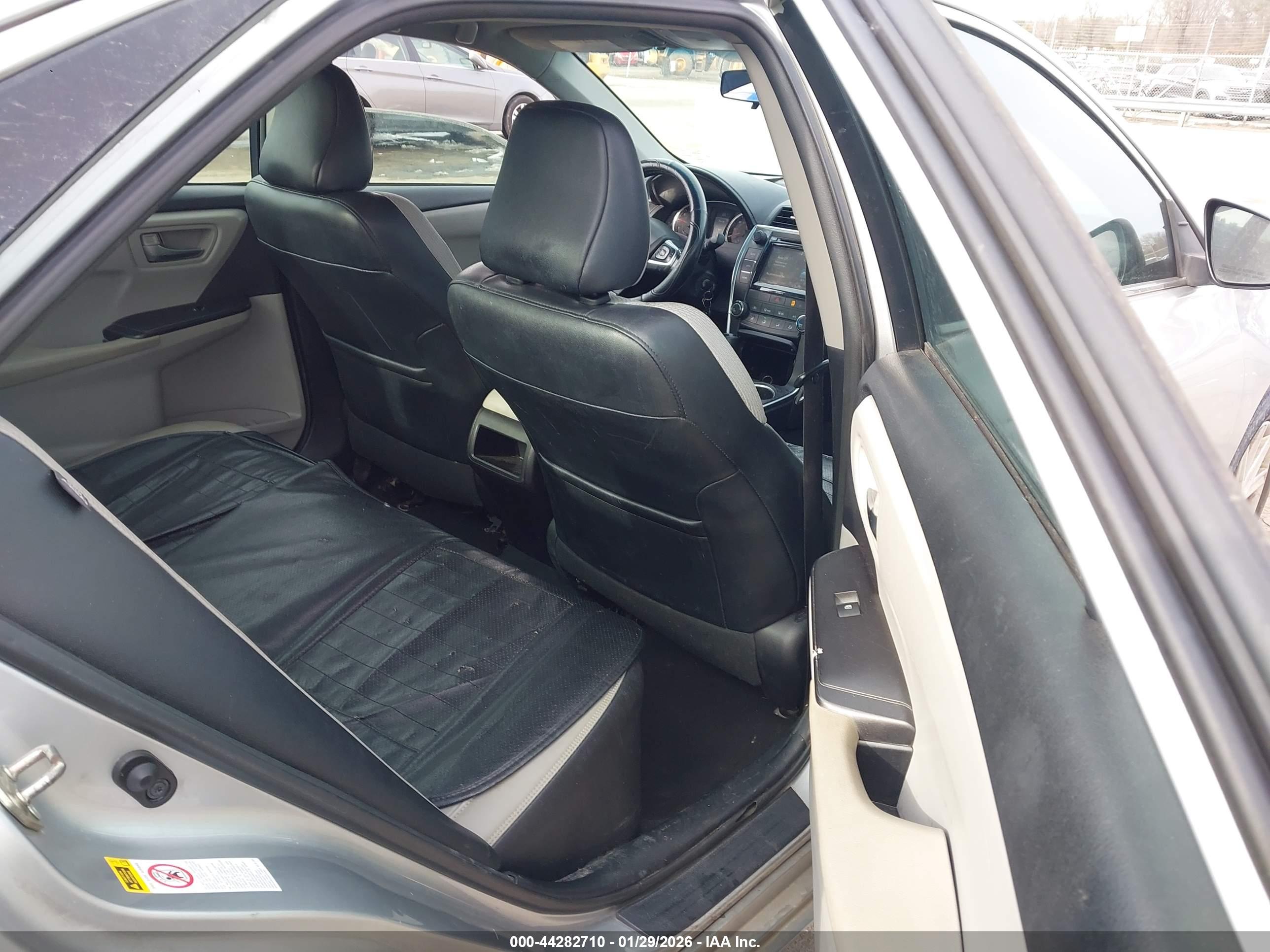 TOYOTA CAMRY image 8