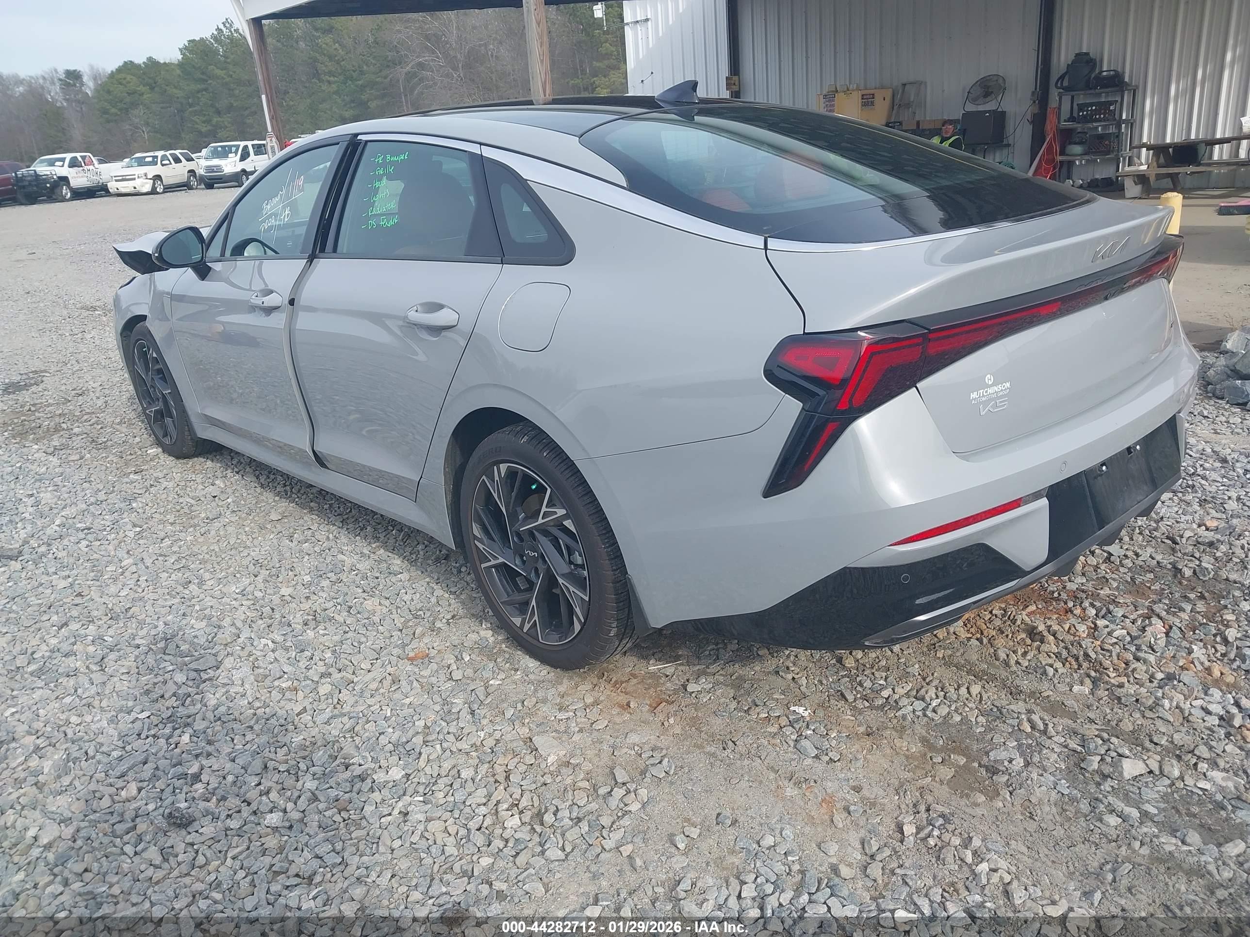 KIA K5 image 3