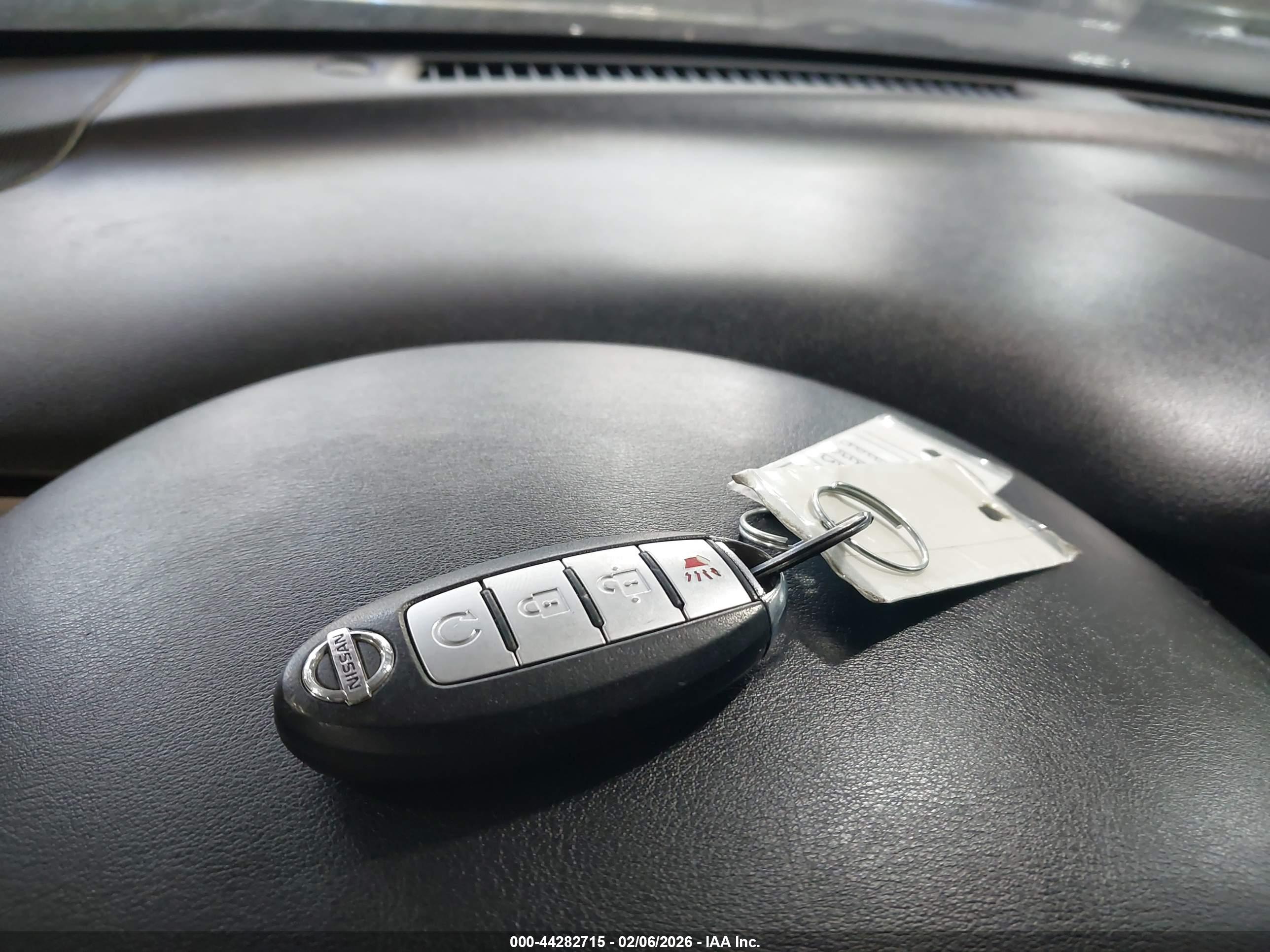 NISSAN MURANO image 11