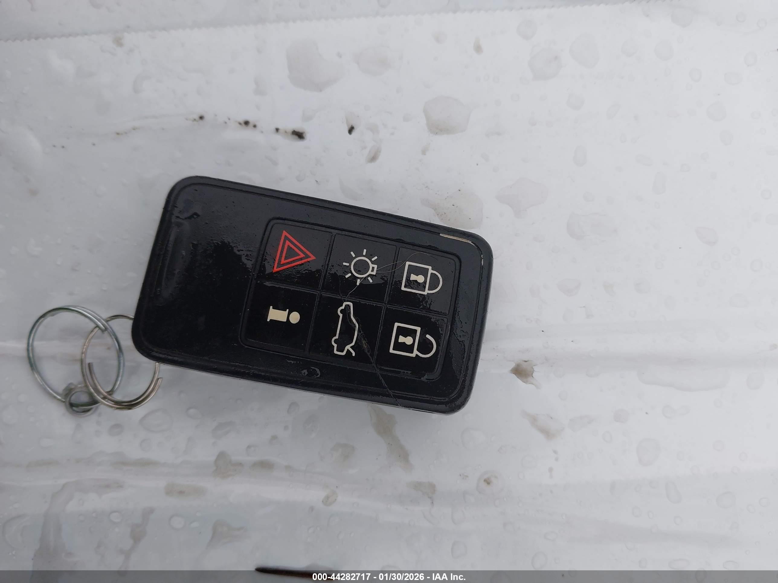 VOLVO XC60 image 11