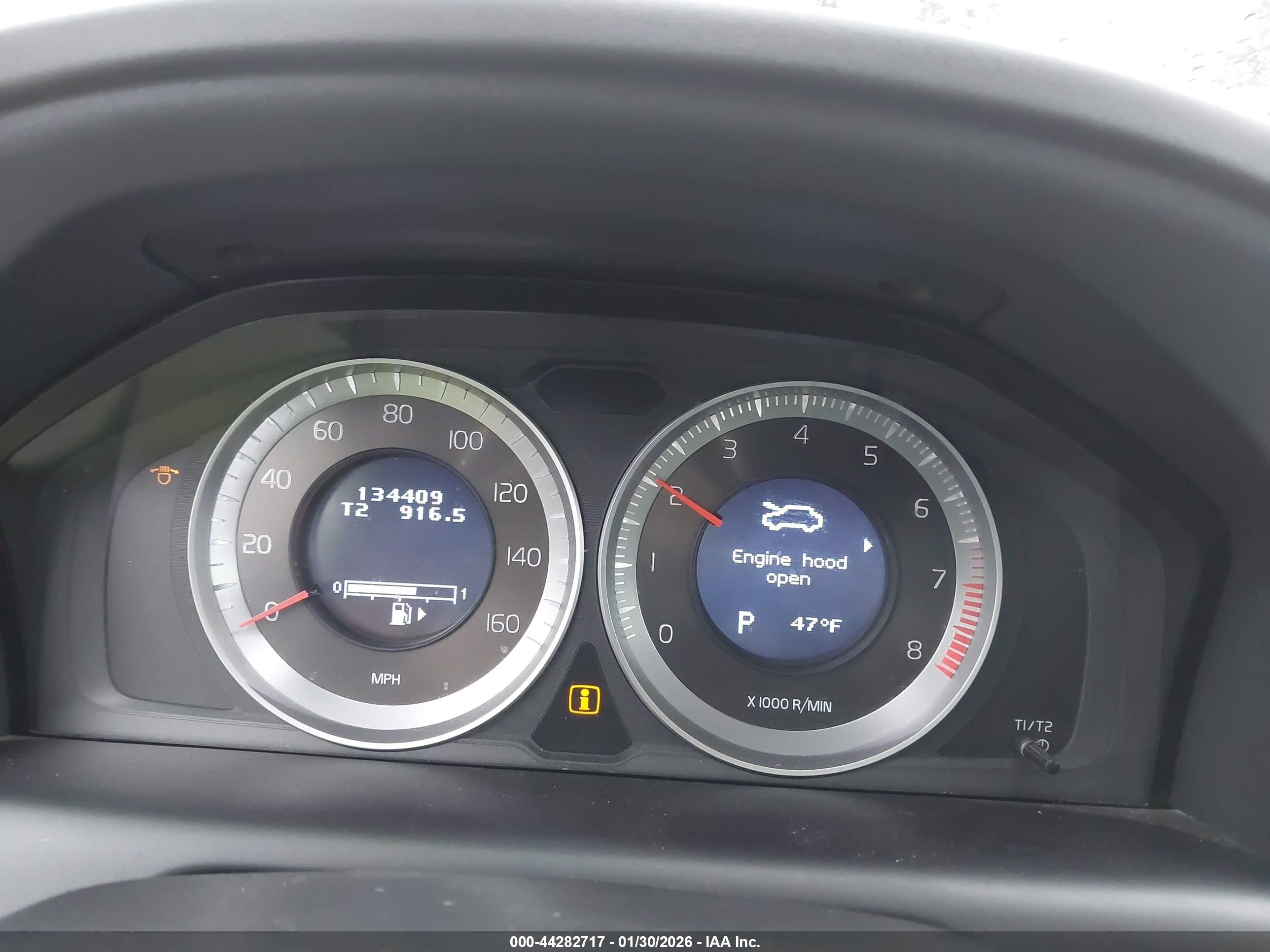 VOLVO XC60 image 7