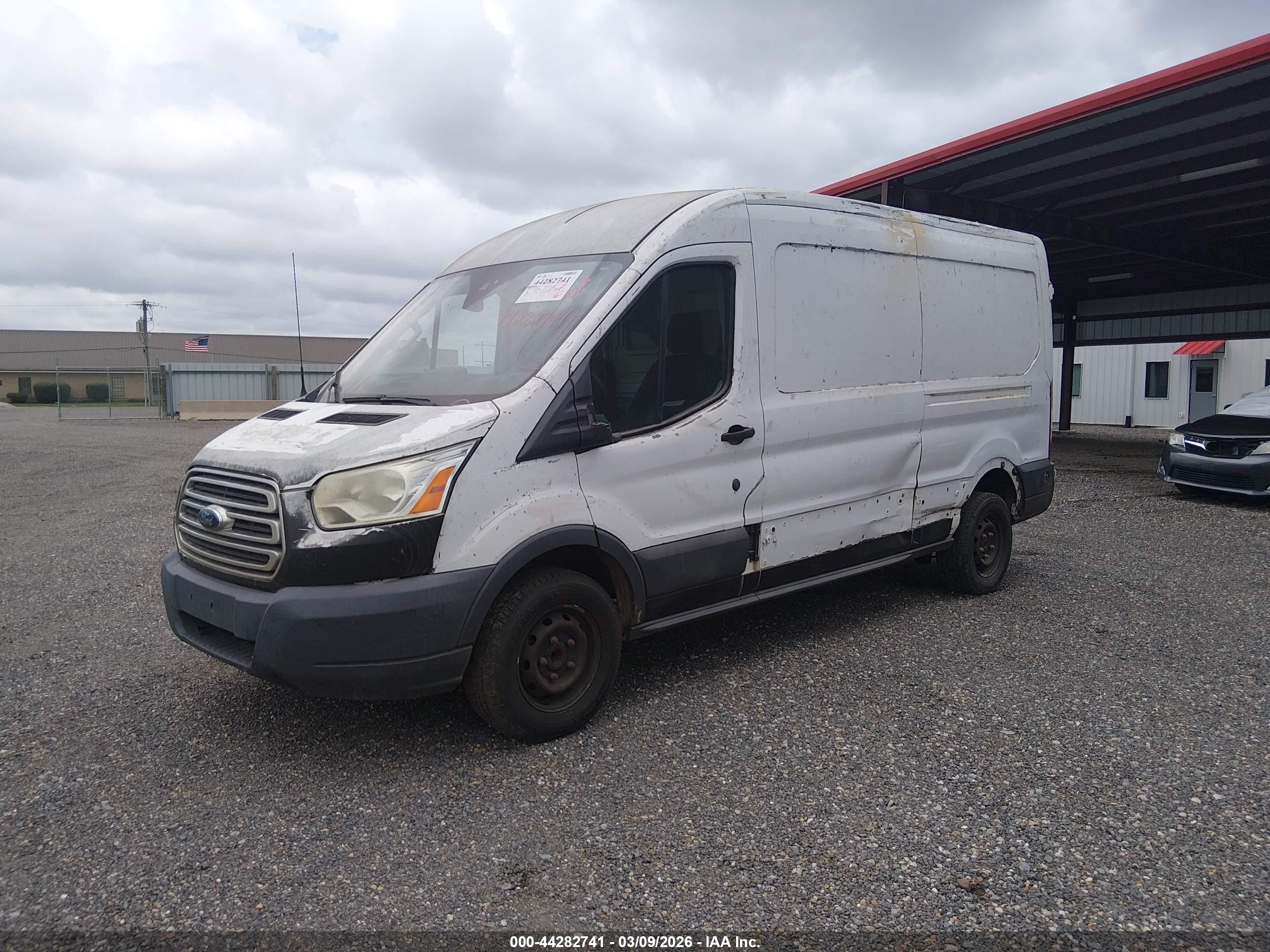 FORD TRANSIT-250 image 2