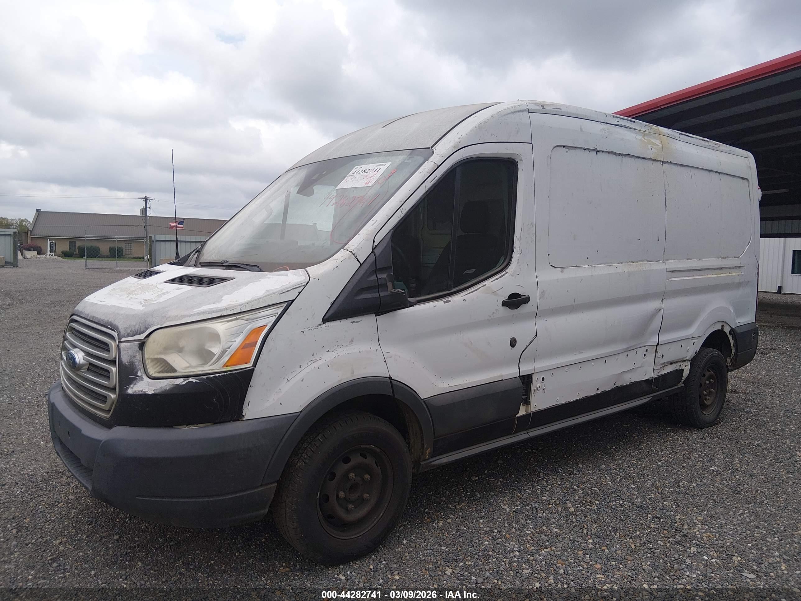 FORD TRANSIT-250 image 6