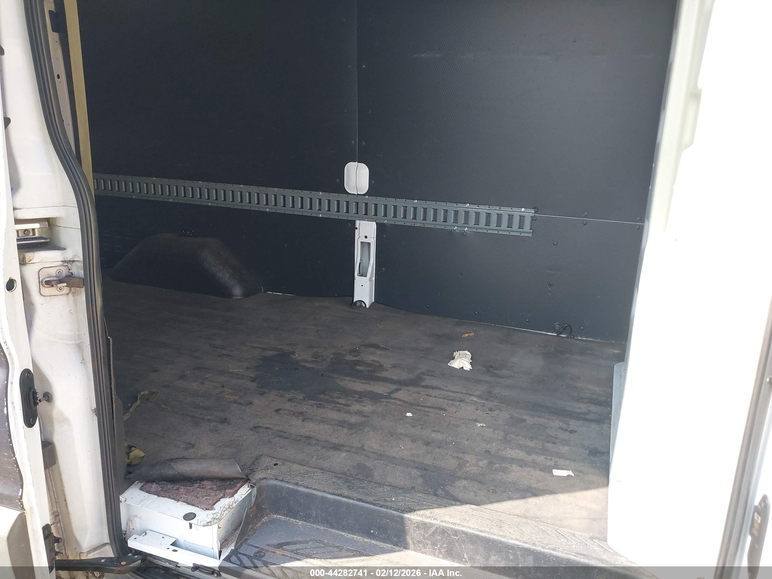 FORD TRANSIT-250 image 8