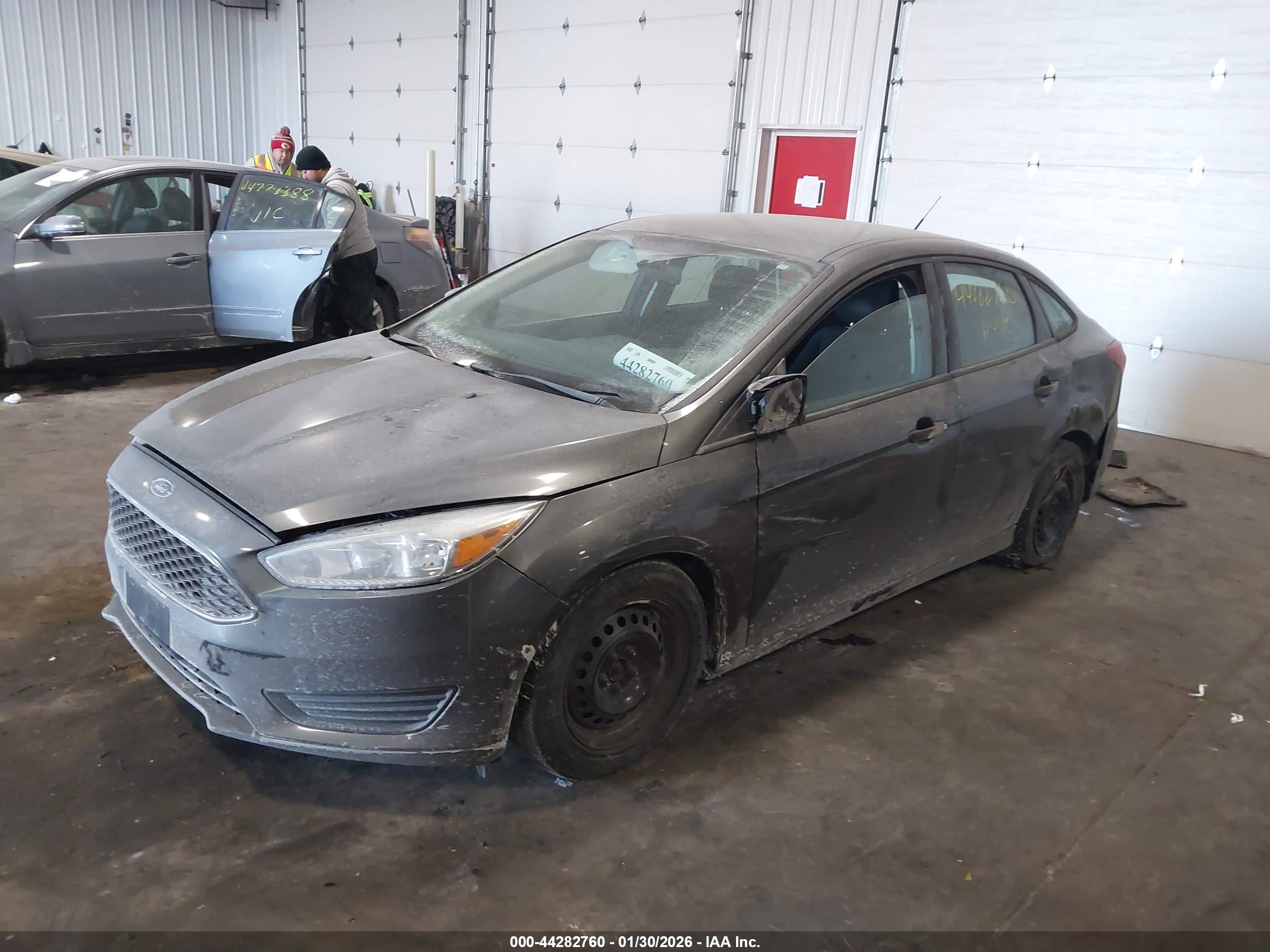 FORD FOCUS image 2