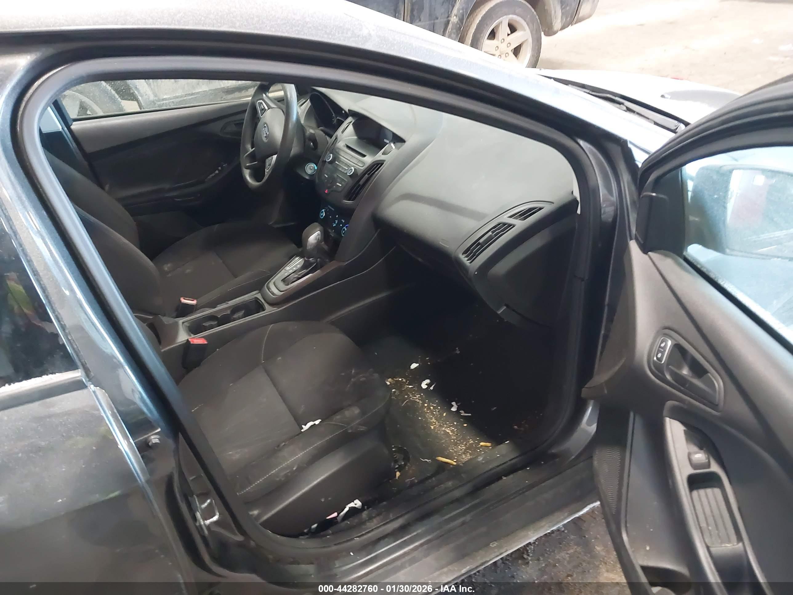 FORD FOCUS image 5