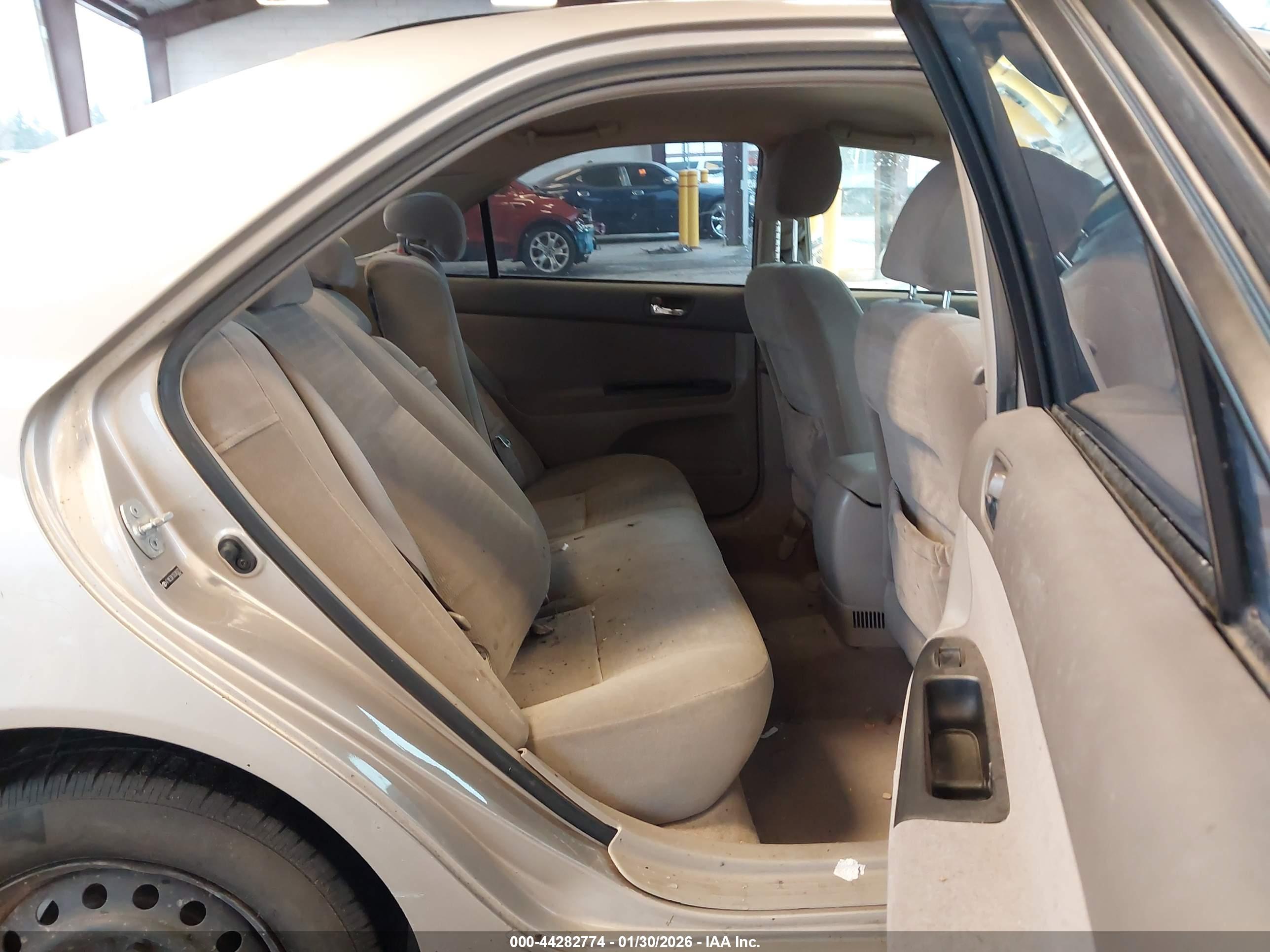TOYOTA CAMRY image 8