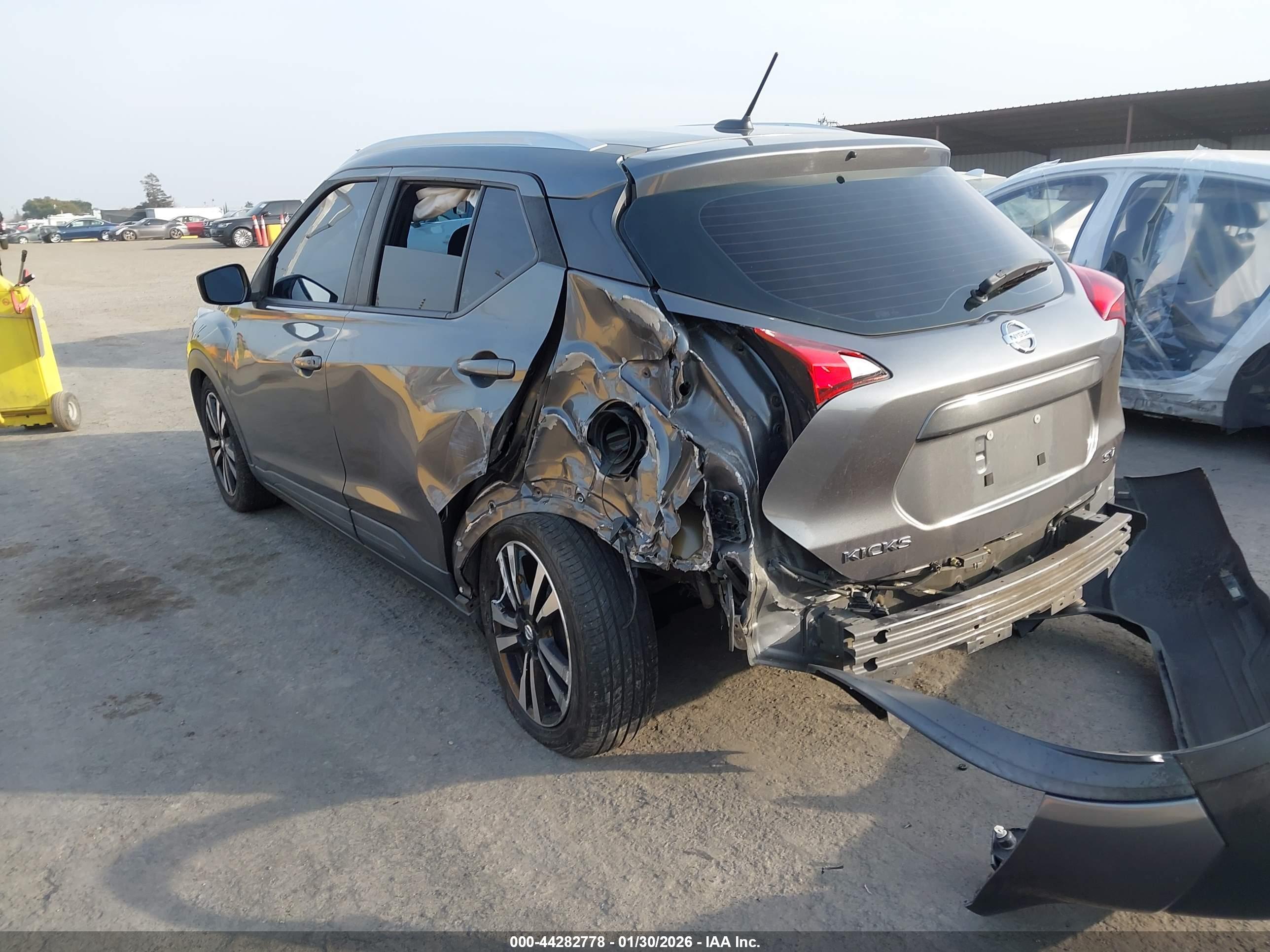 NISSAN KICKS image 3