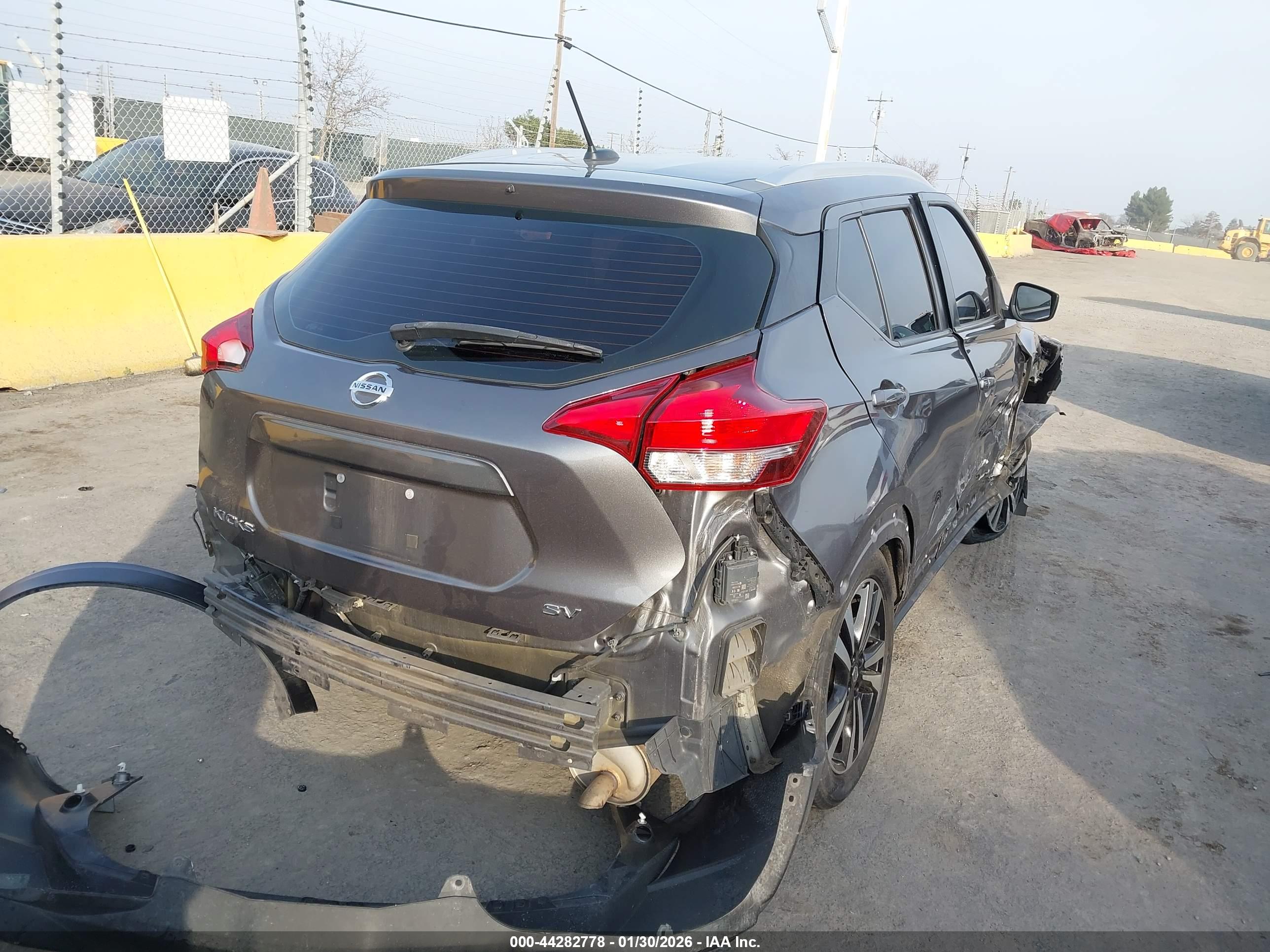 NISSAN KICKS image 4
