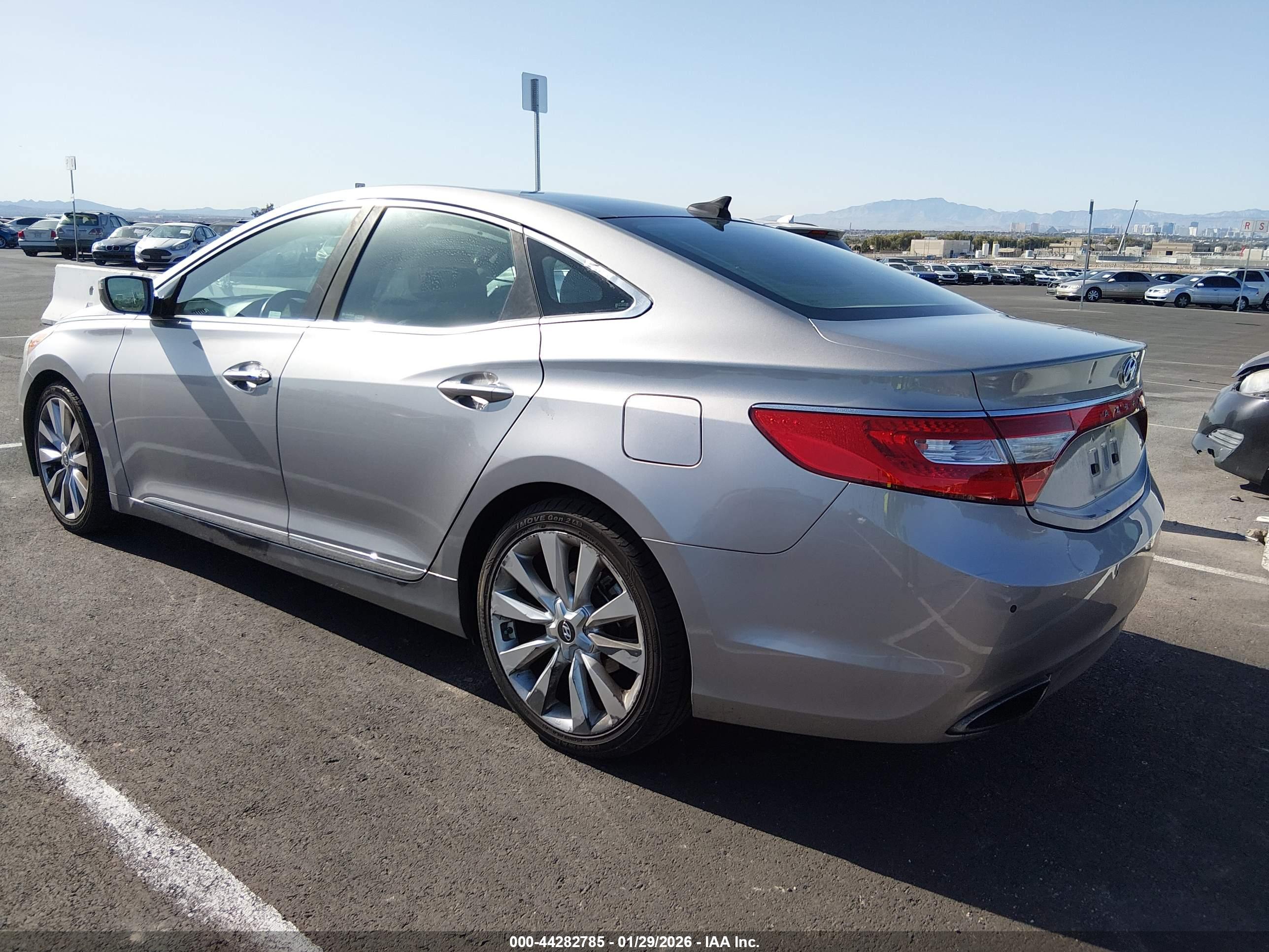 HYUNDAI AZERA image 3