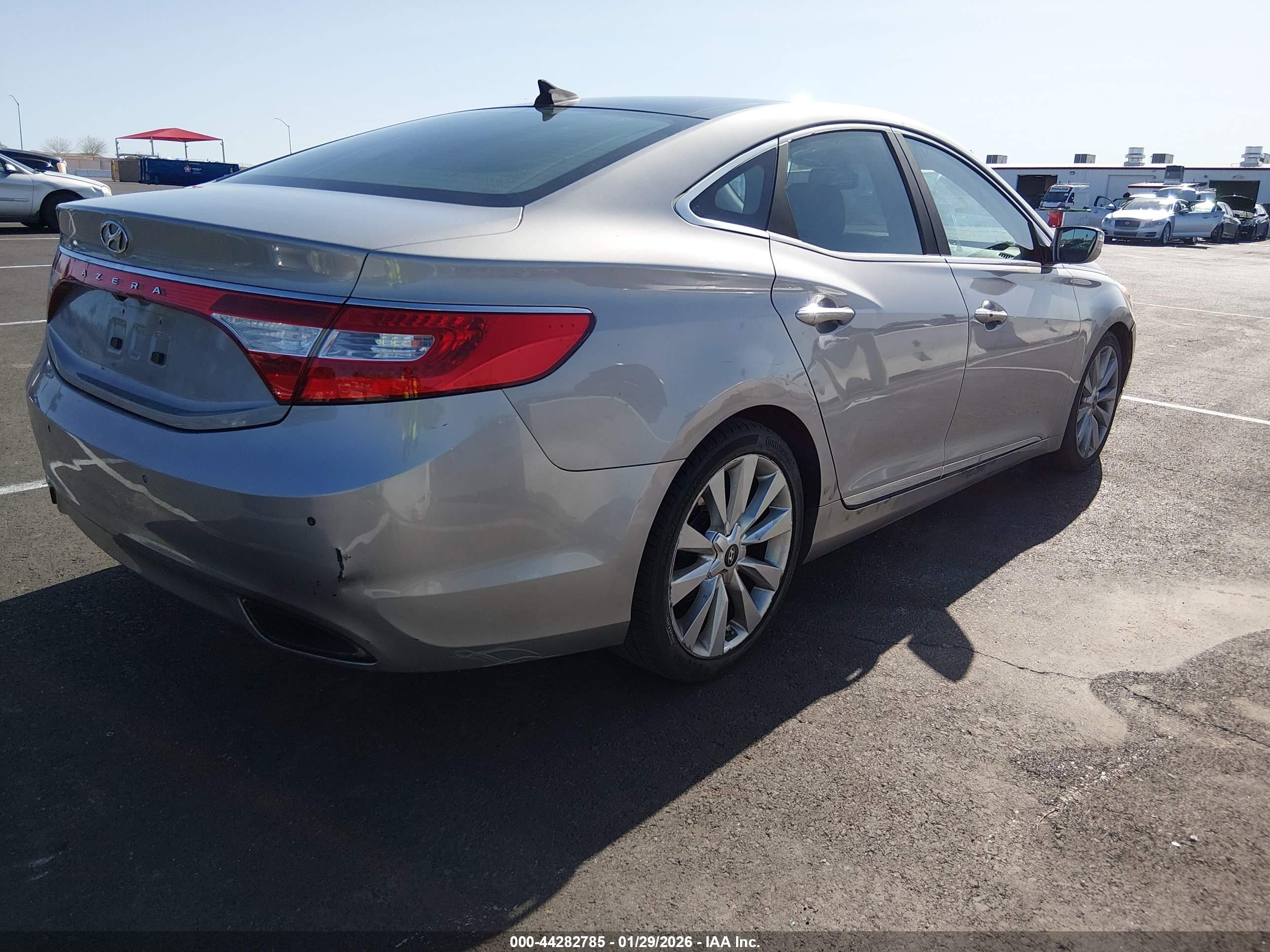 HYUNDAI AZERA image 4