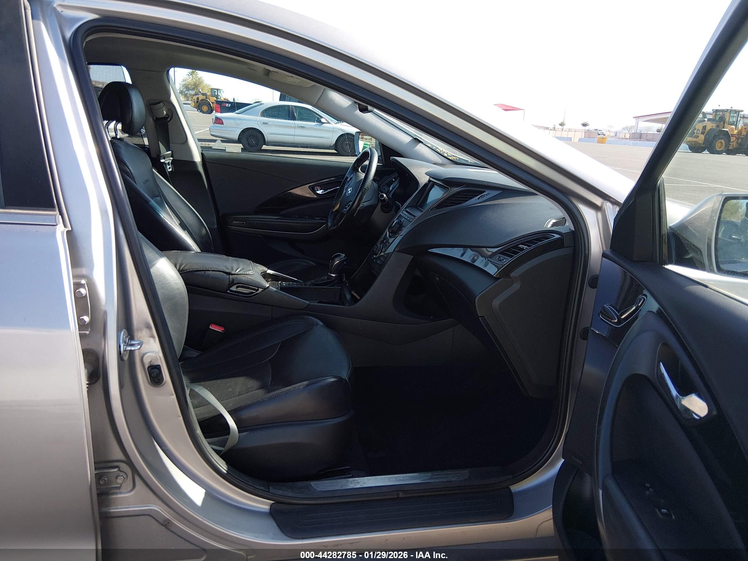 HYUNDAI AZERA image 5