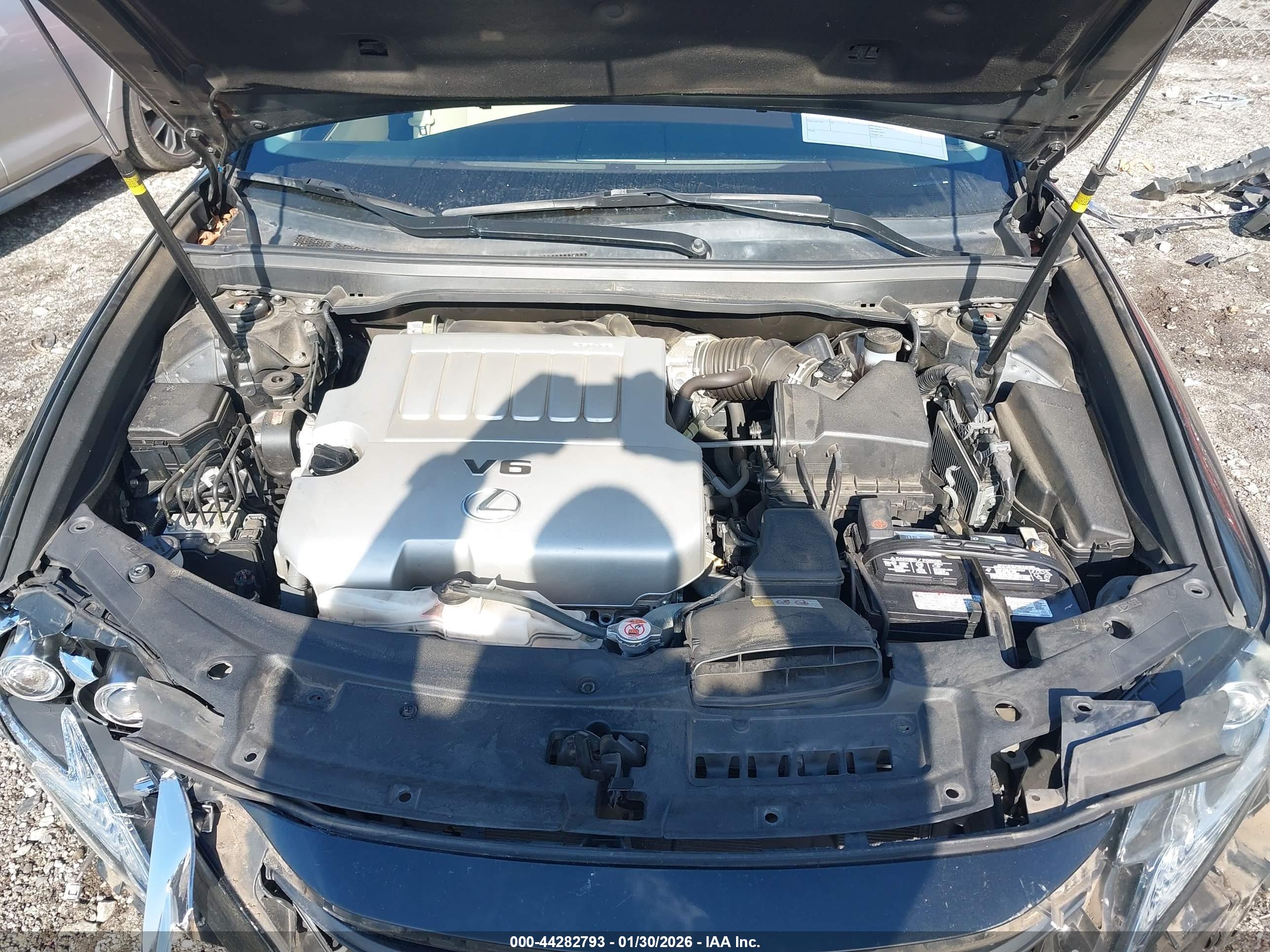LEXUS ES image 10