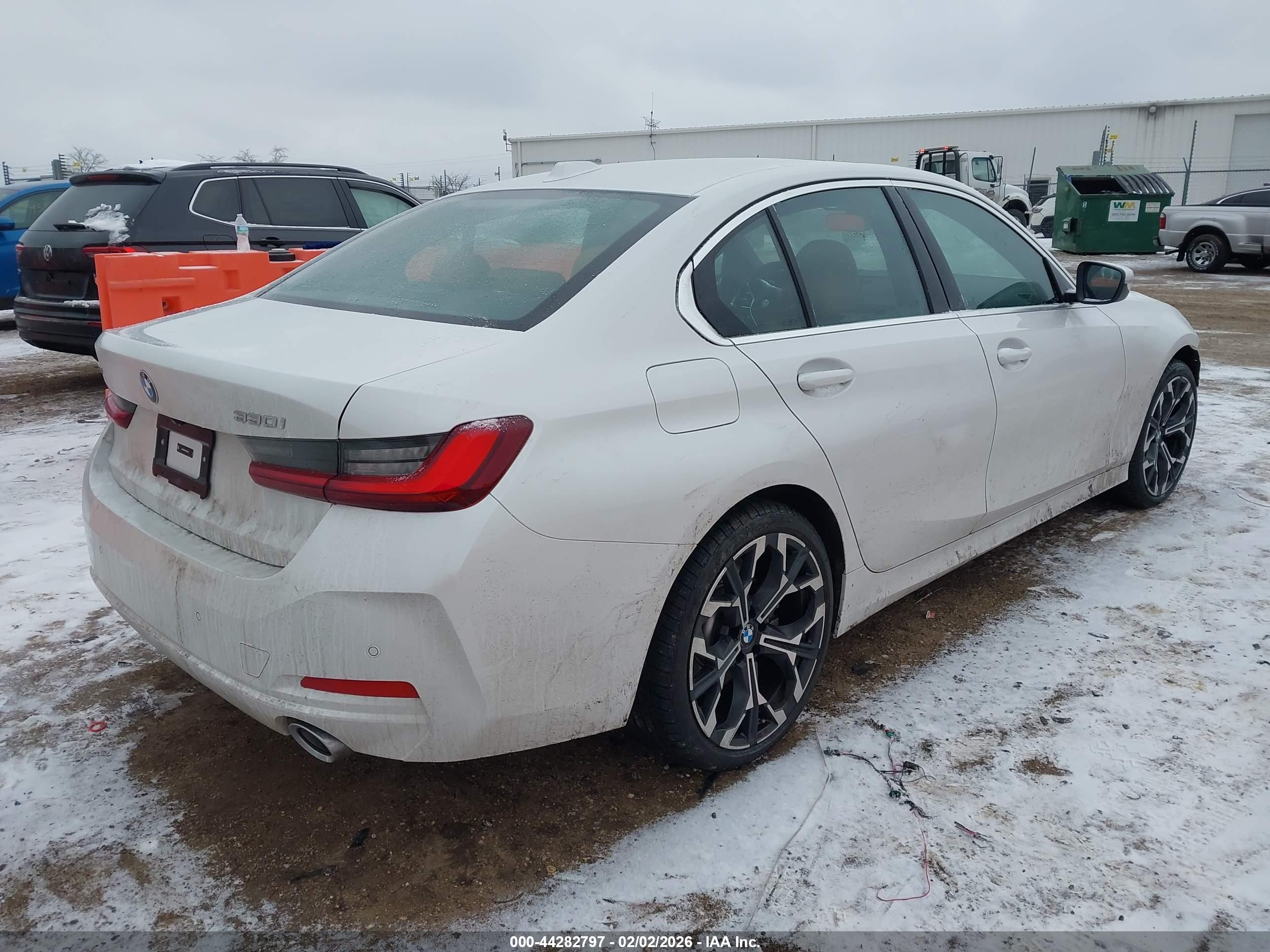 BMW 330I image 4