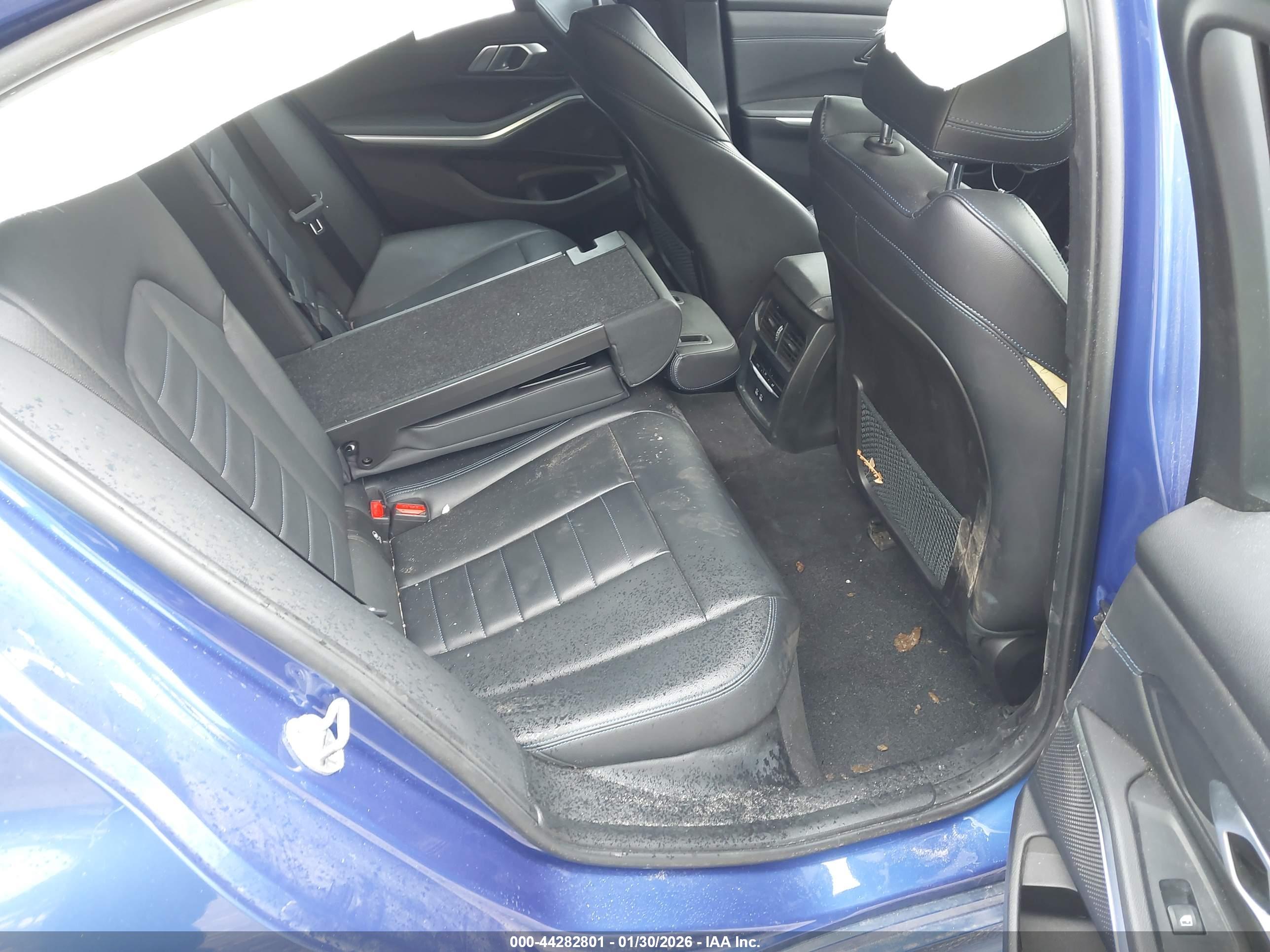 BMW 3 image 8