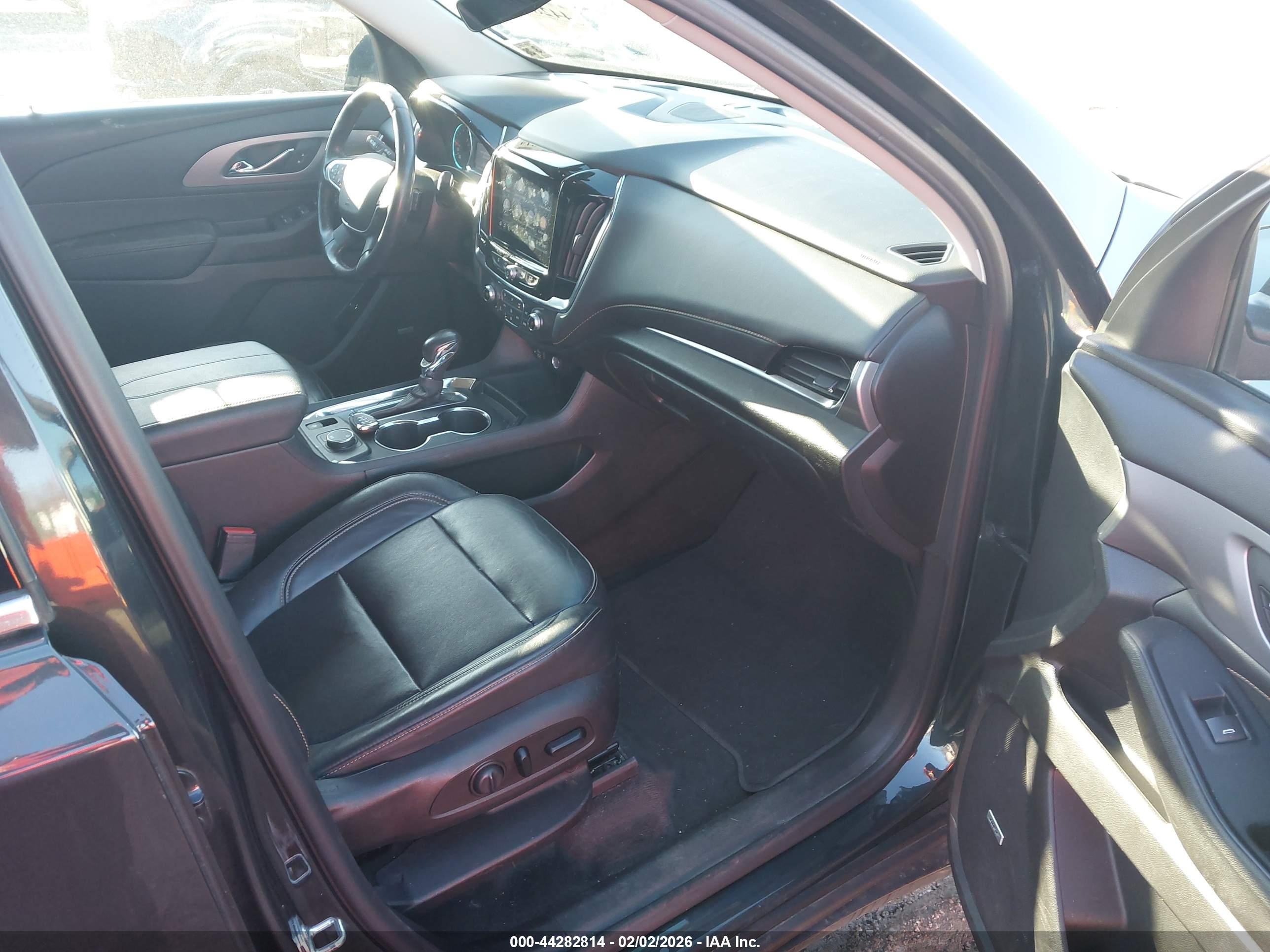 CHEVROLET TRAVERSE image 5