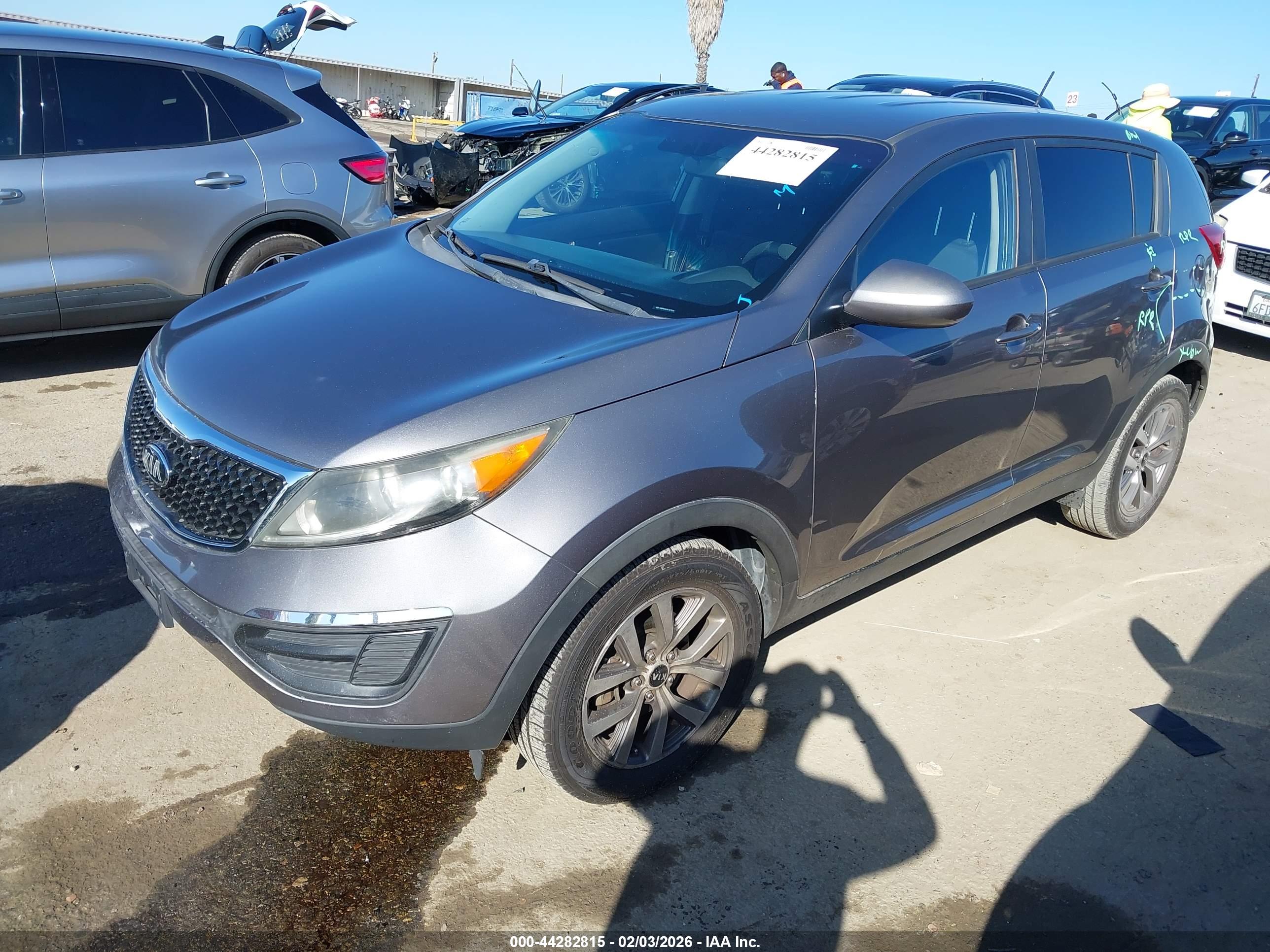KIA SPORTAGE image 2