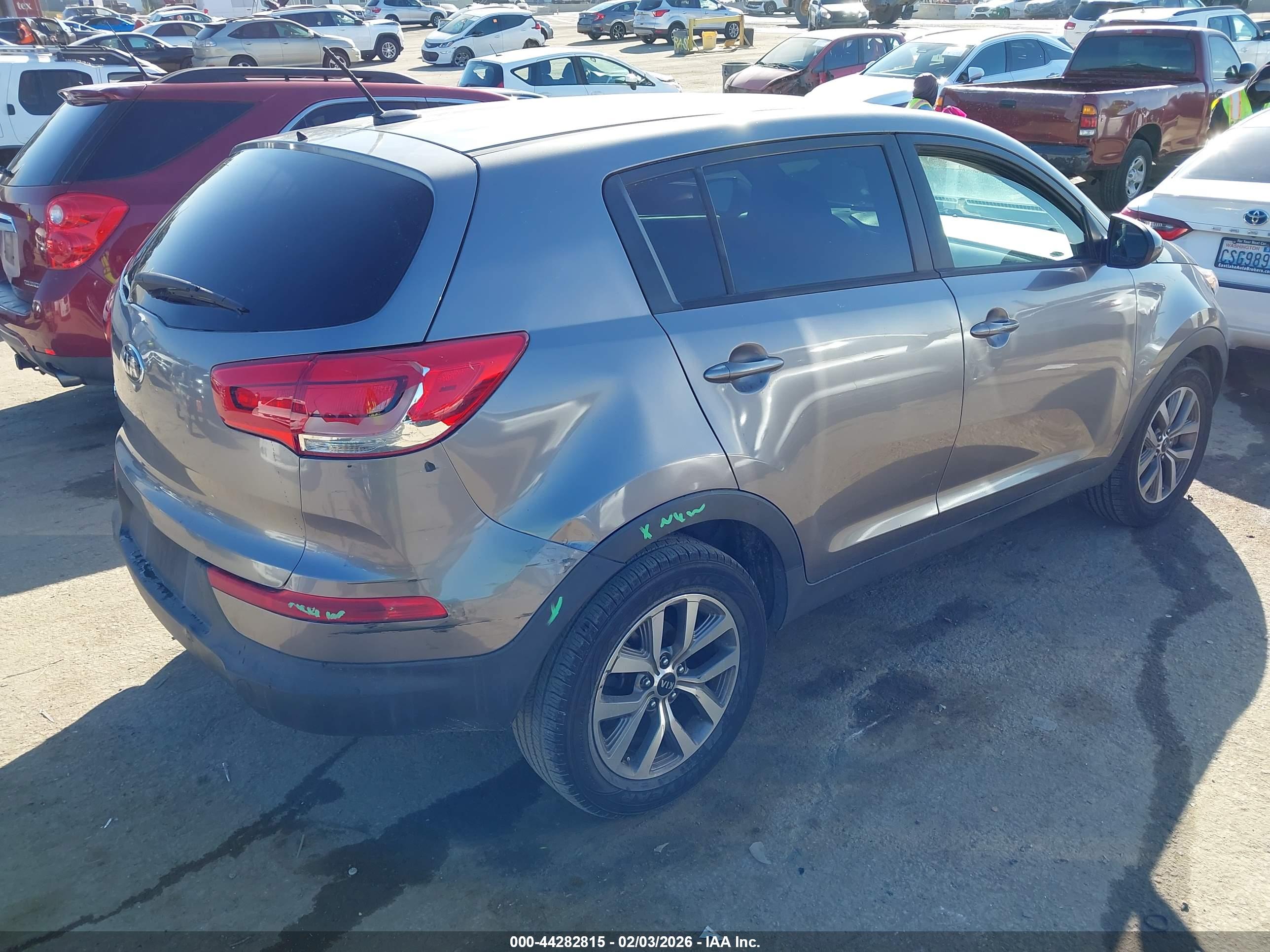 KIA SPORTAGE image 4