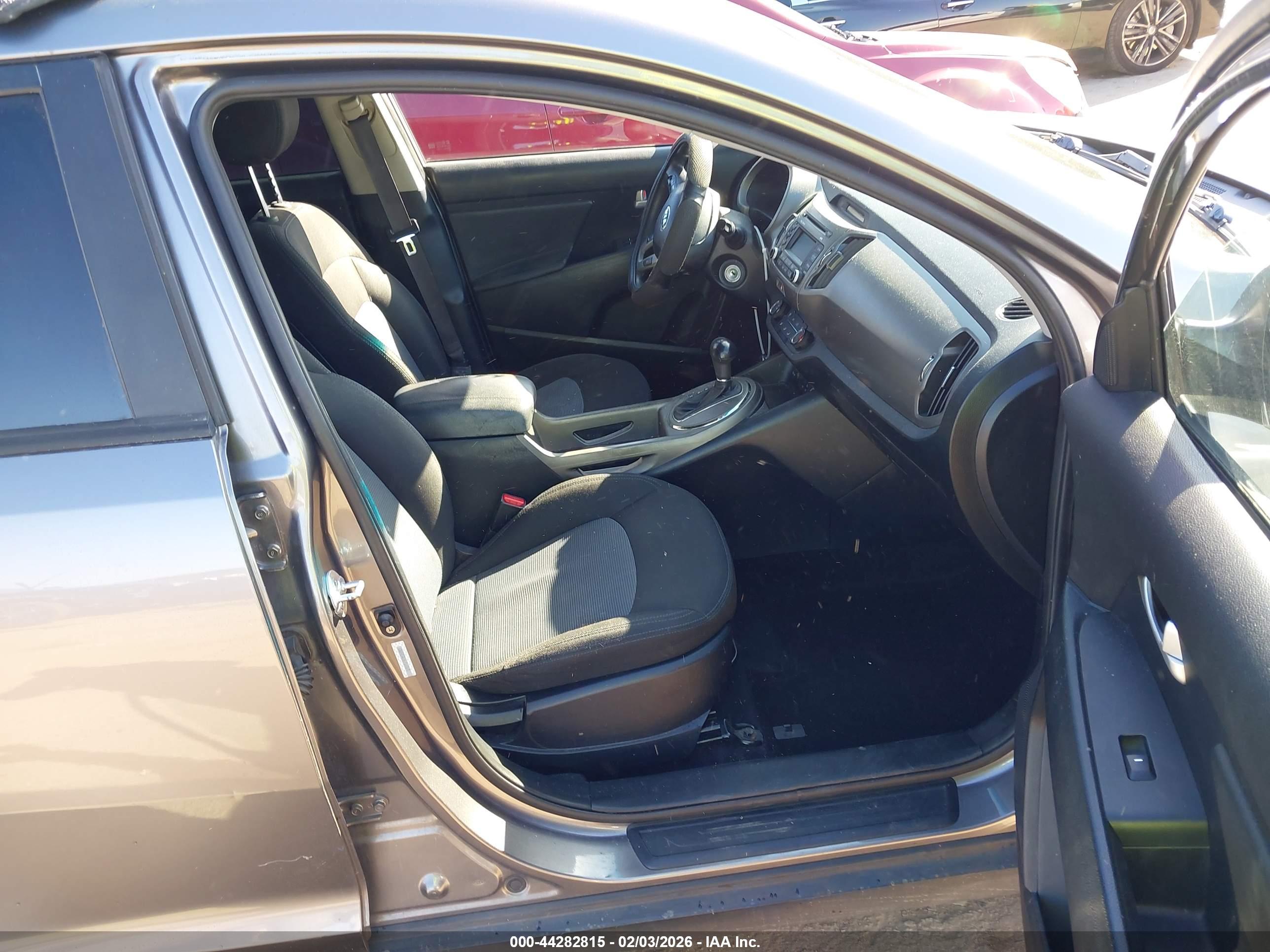 KIA SPORTAGE image 5