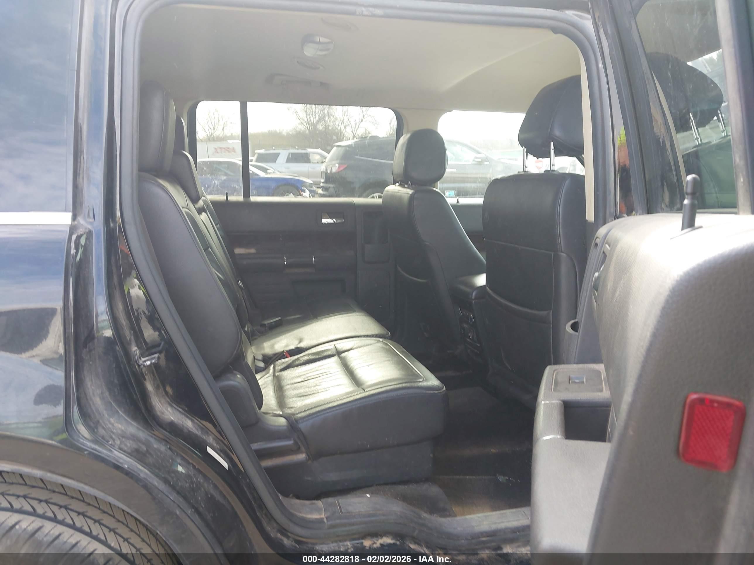 FORD FLEX image 8