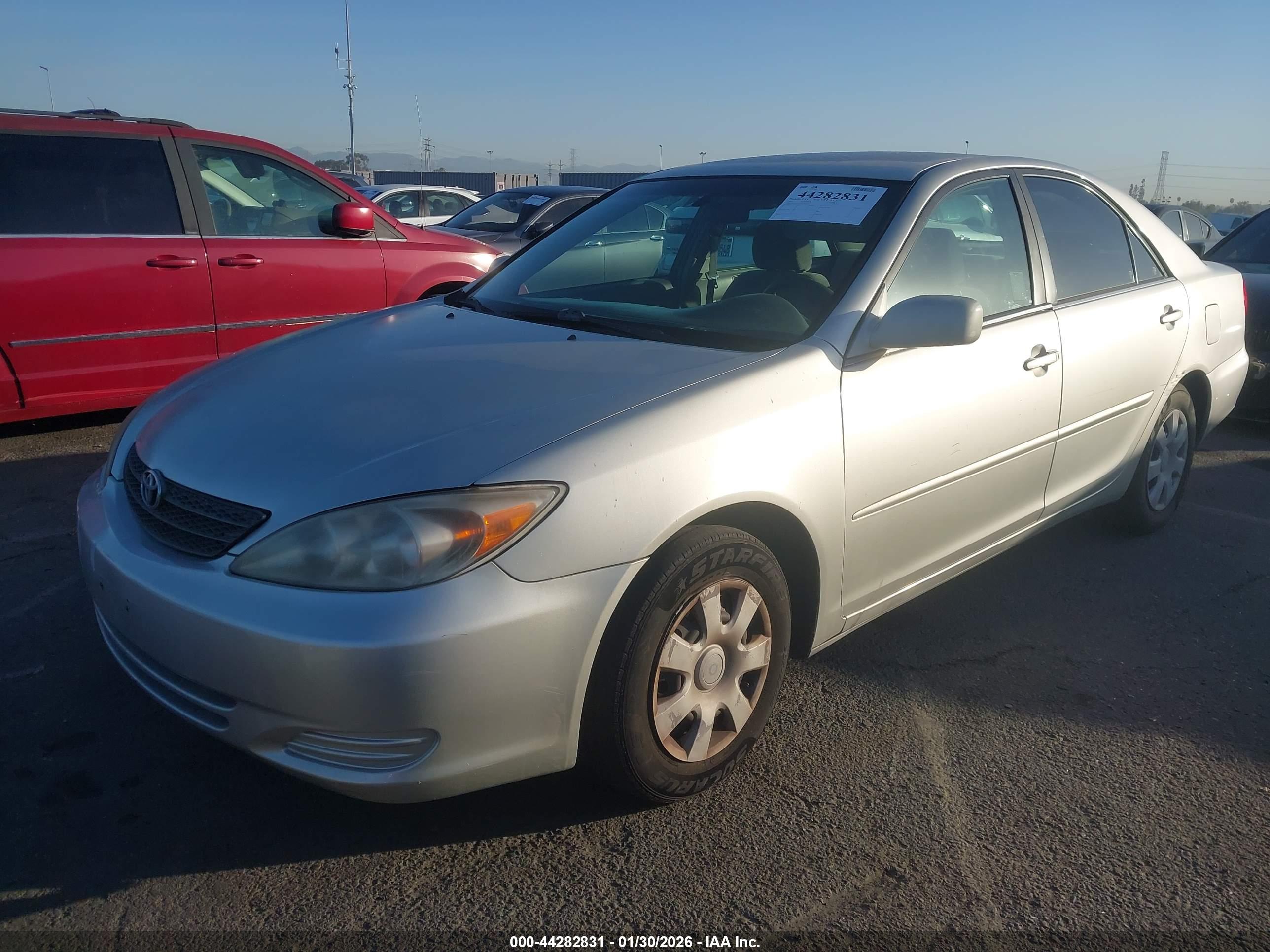 TOYOTA CAMRY image 2