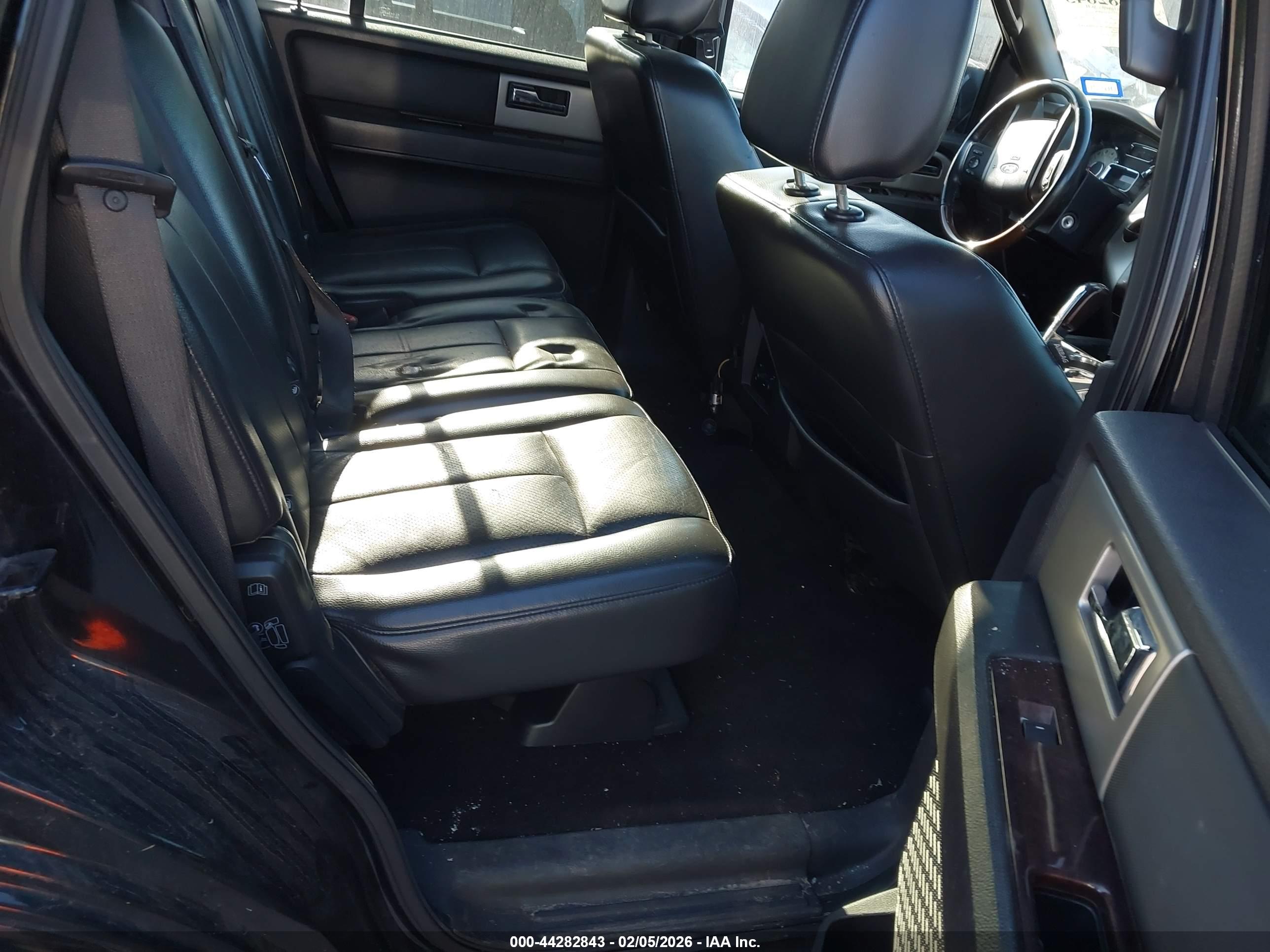 FORD EXPEDITION image 8
