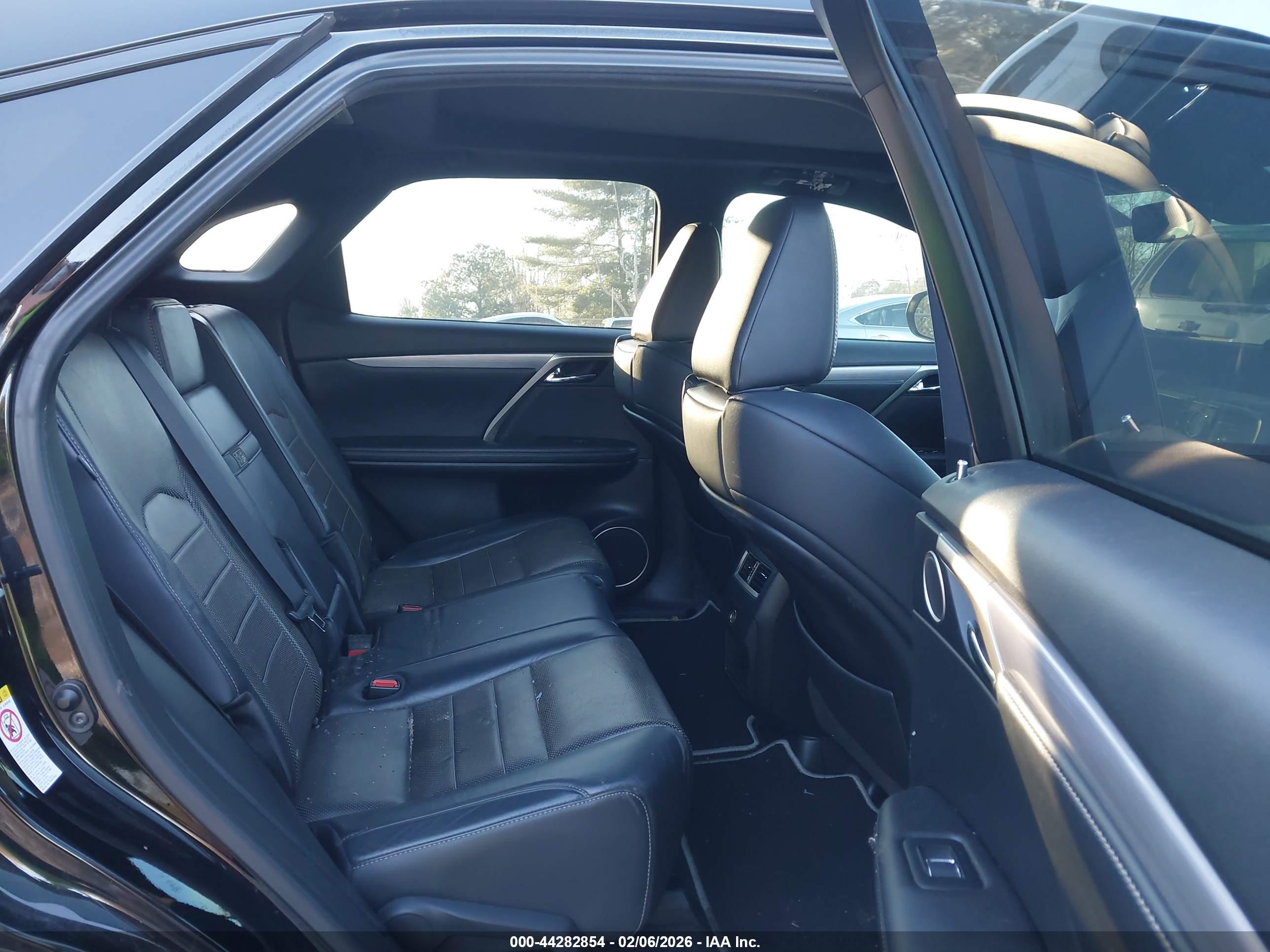 LEXUS RX image 8