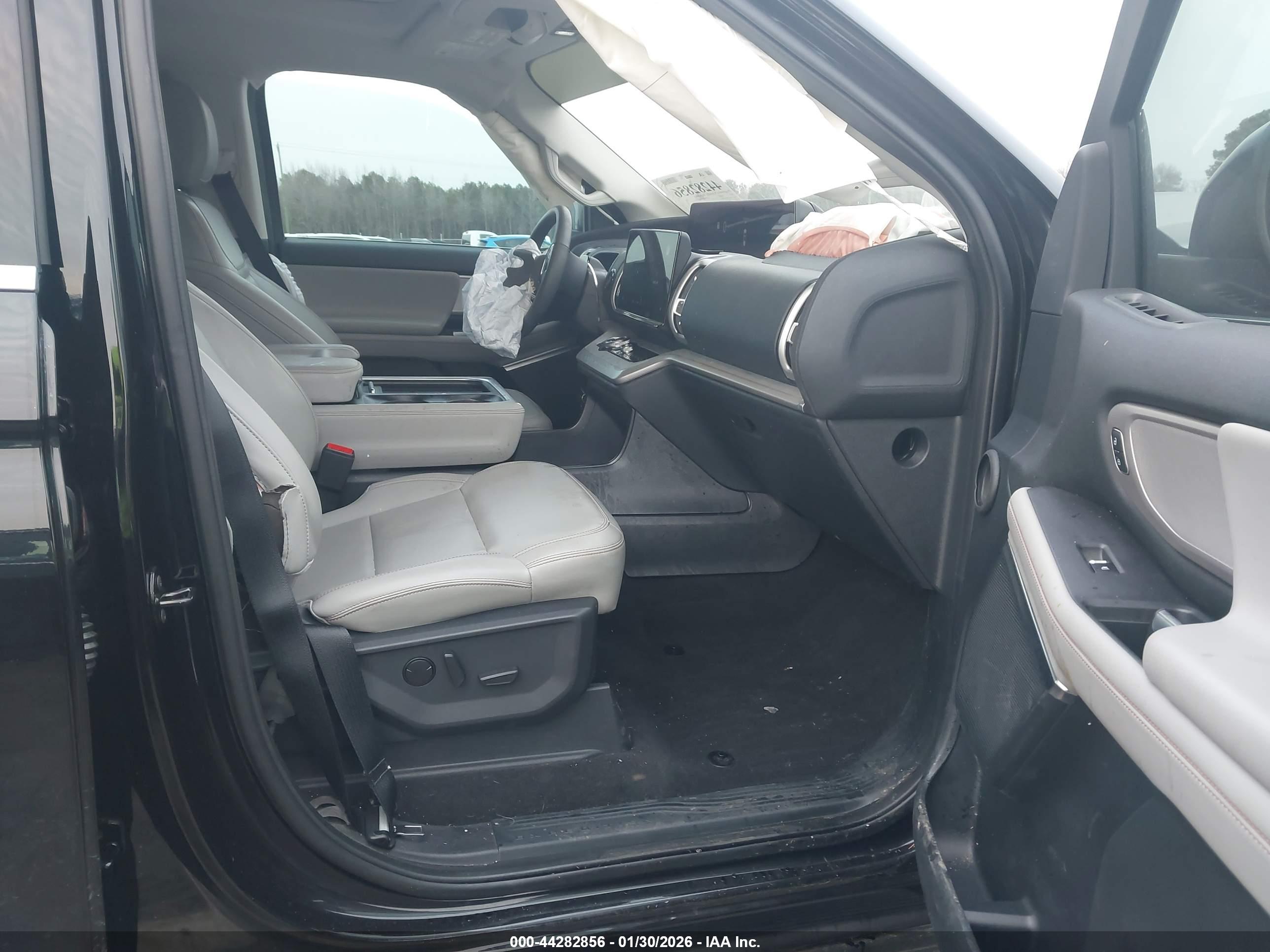 FORD EXPEDITION image 5