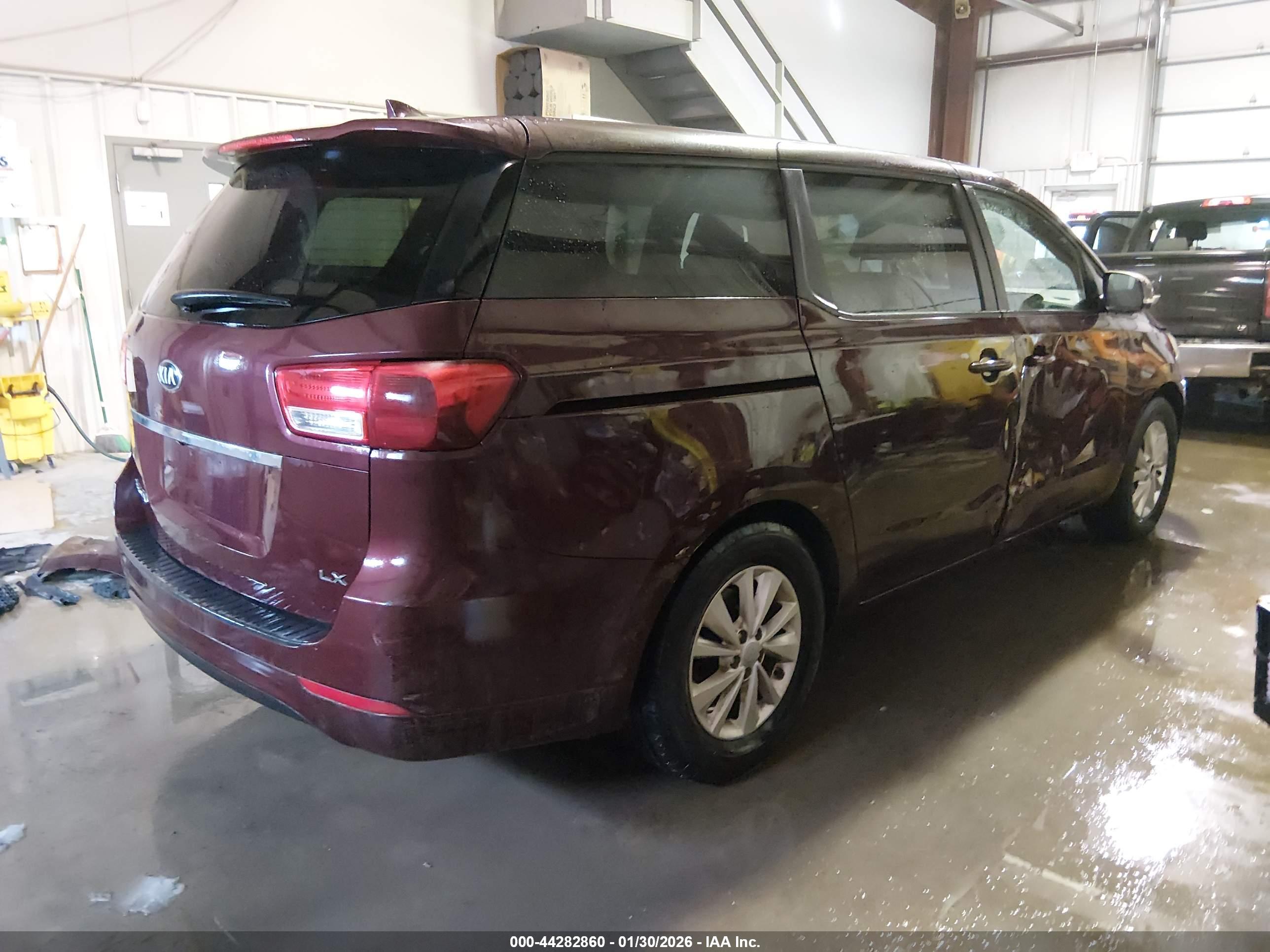 KIA SEDONA image 4