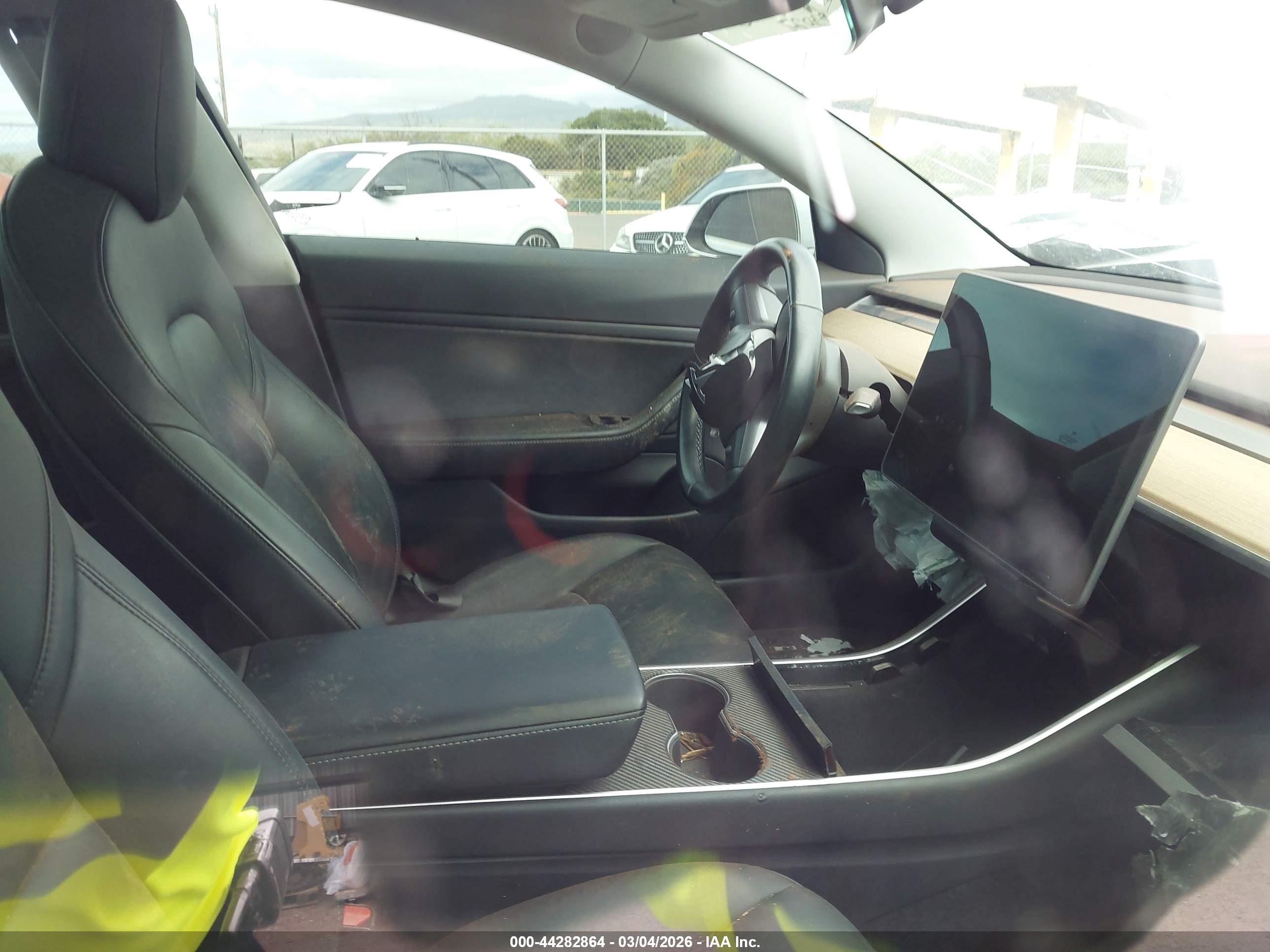 TESLA MODEL image 5