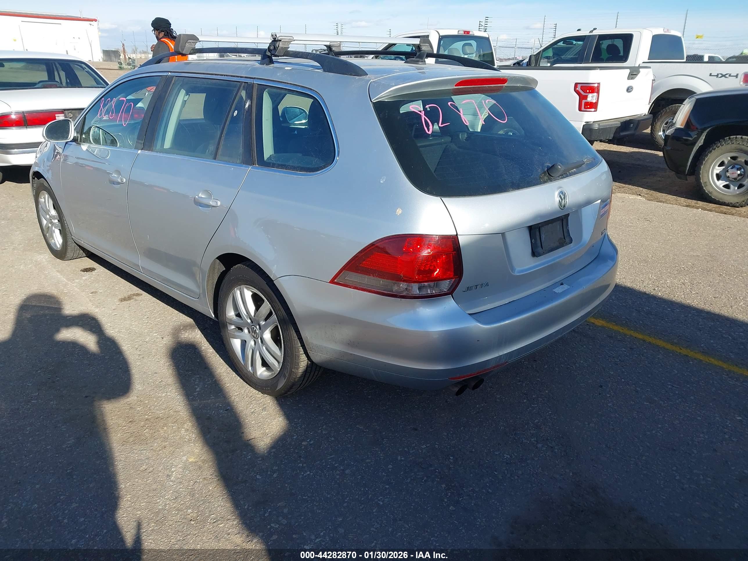 VOLKSWAGEN JETTA image 3