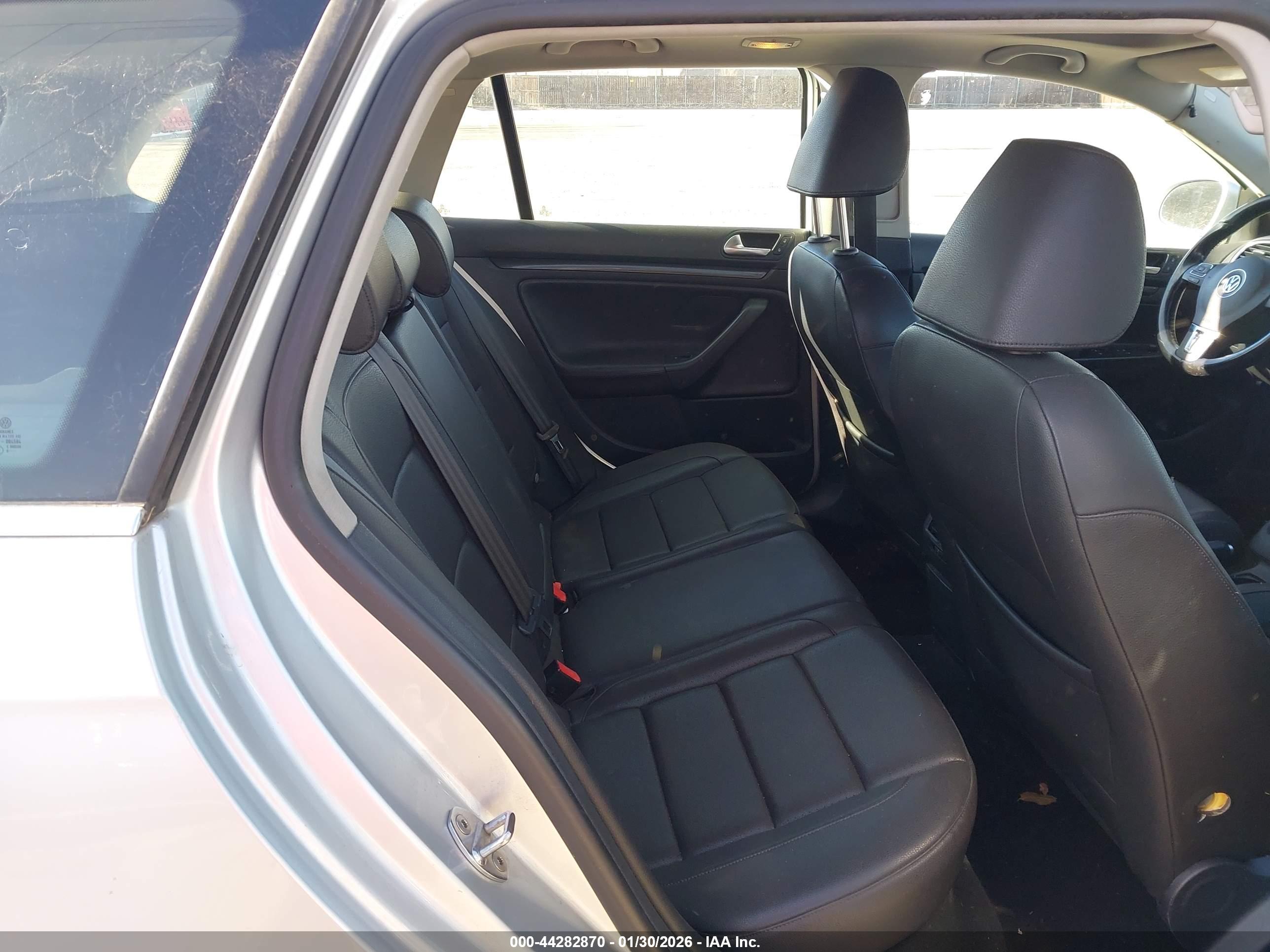 VOLKSWAGEN JETTA image 8
