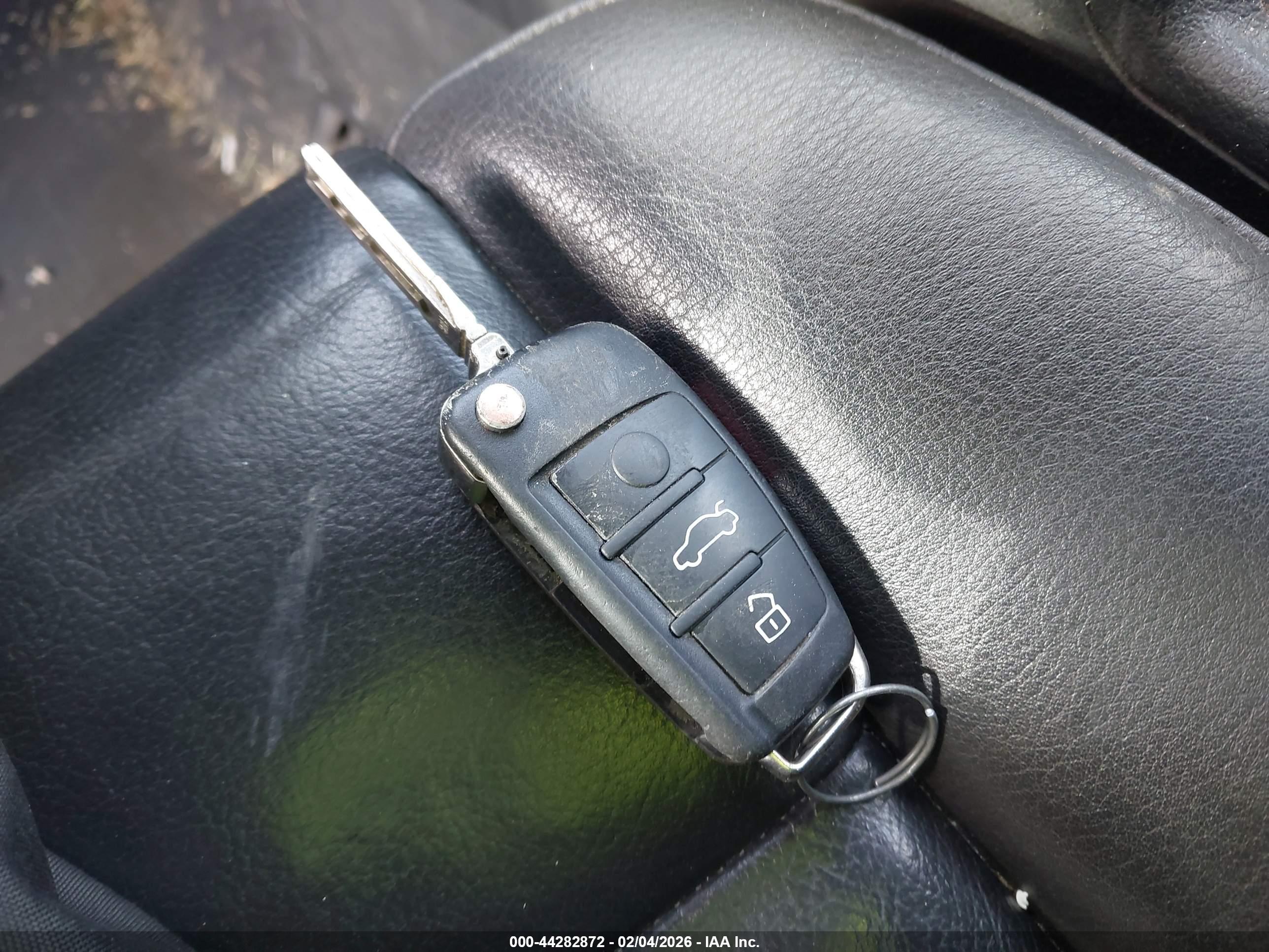 AUDI A4 image 11