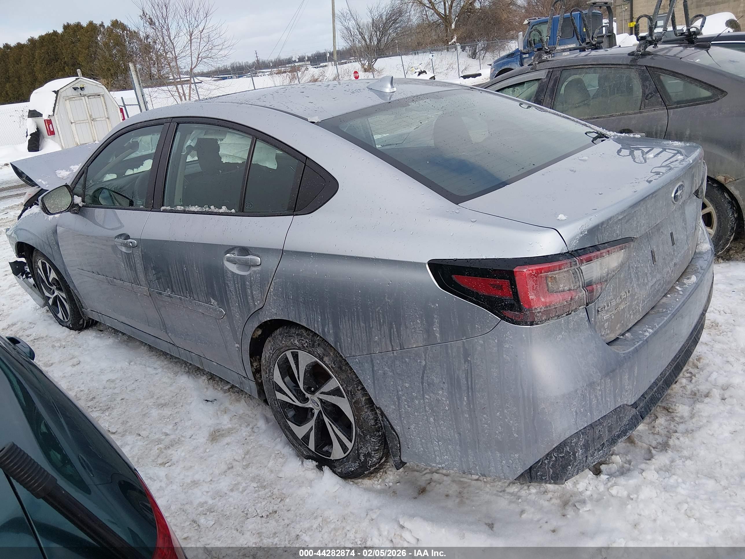SUBARU LEGACY image 3