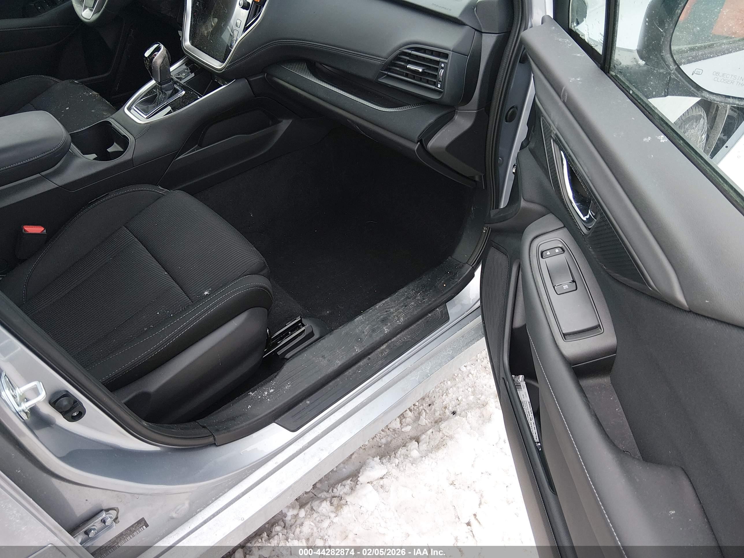 SUBARU LEGACY image 5