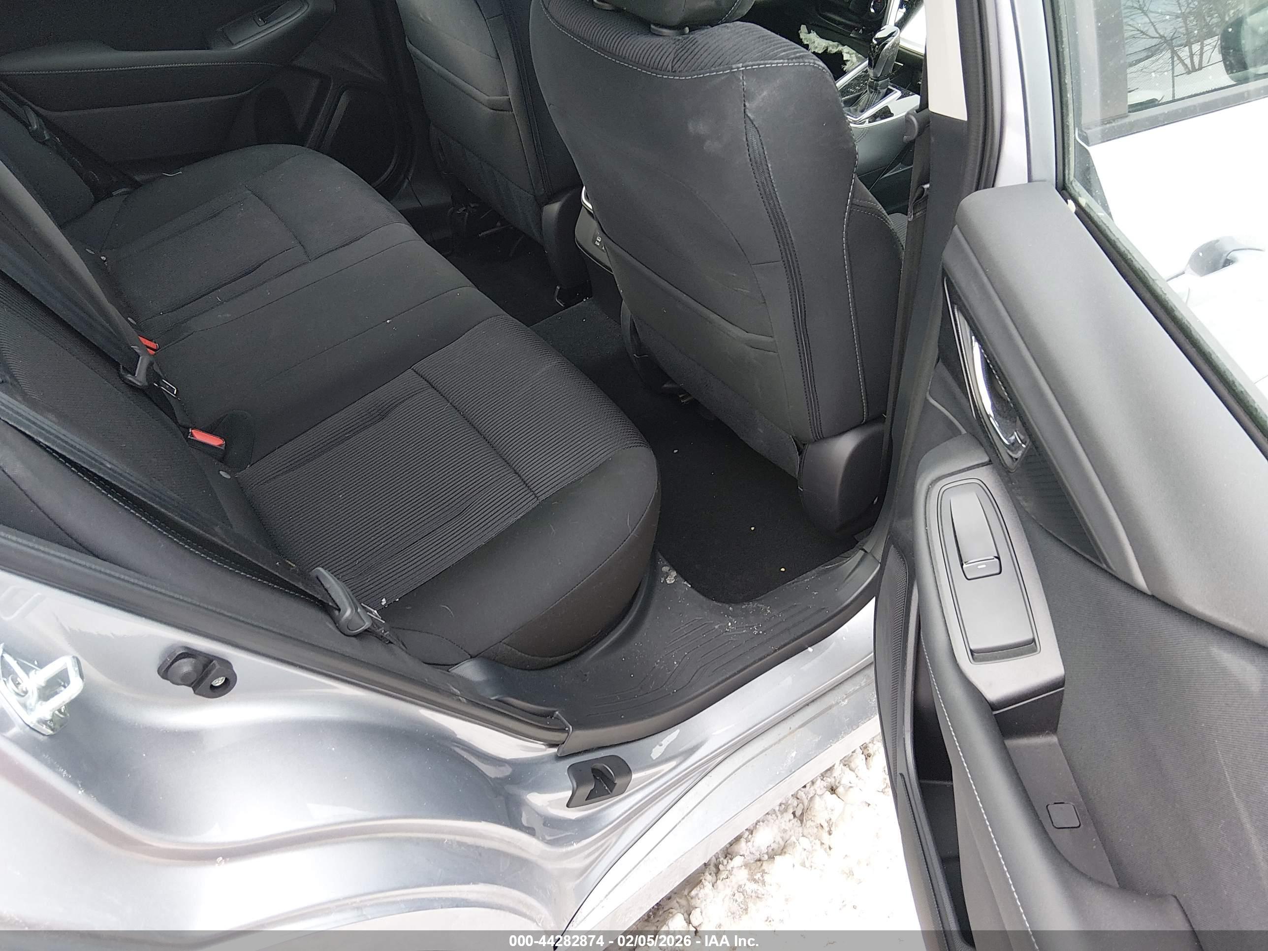 SUBARU LEGACY image 8