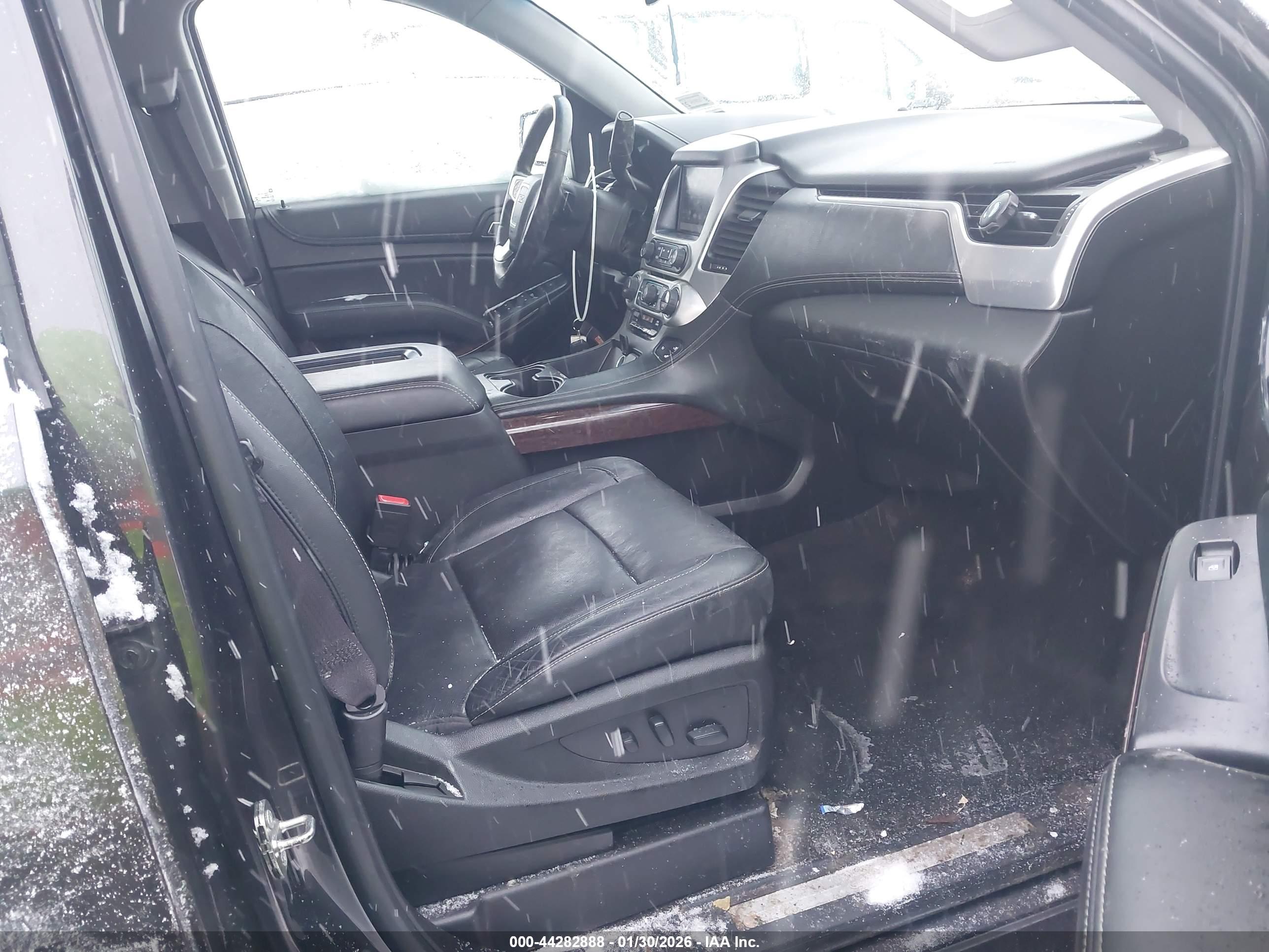 GMC YUKON image 5