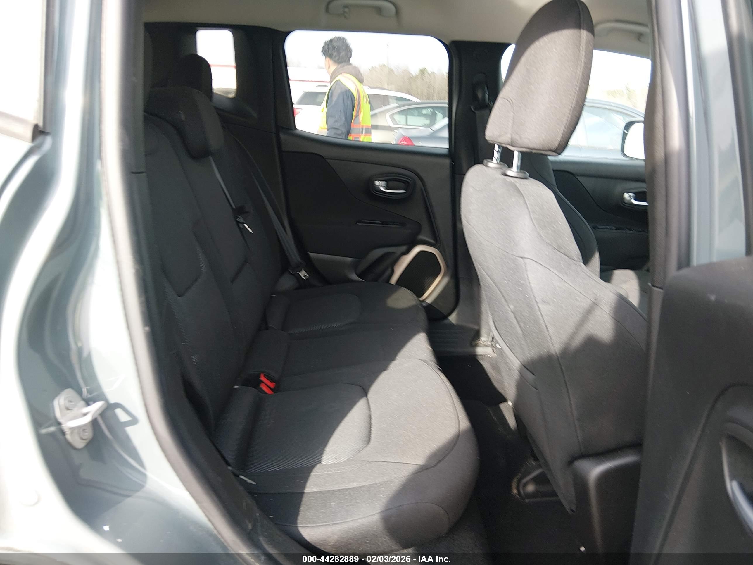 JEEP RENEGADE image 8