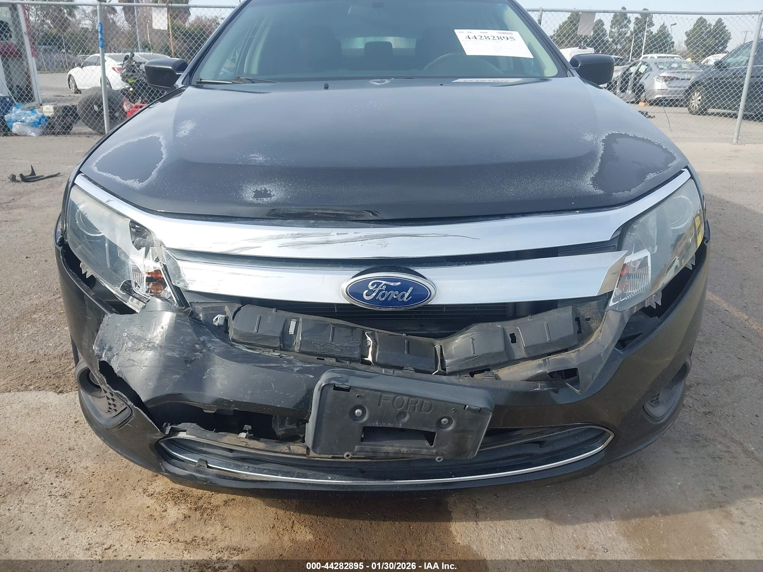 FORD FUSION image 6