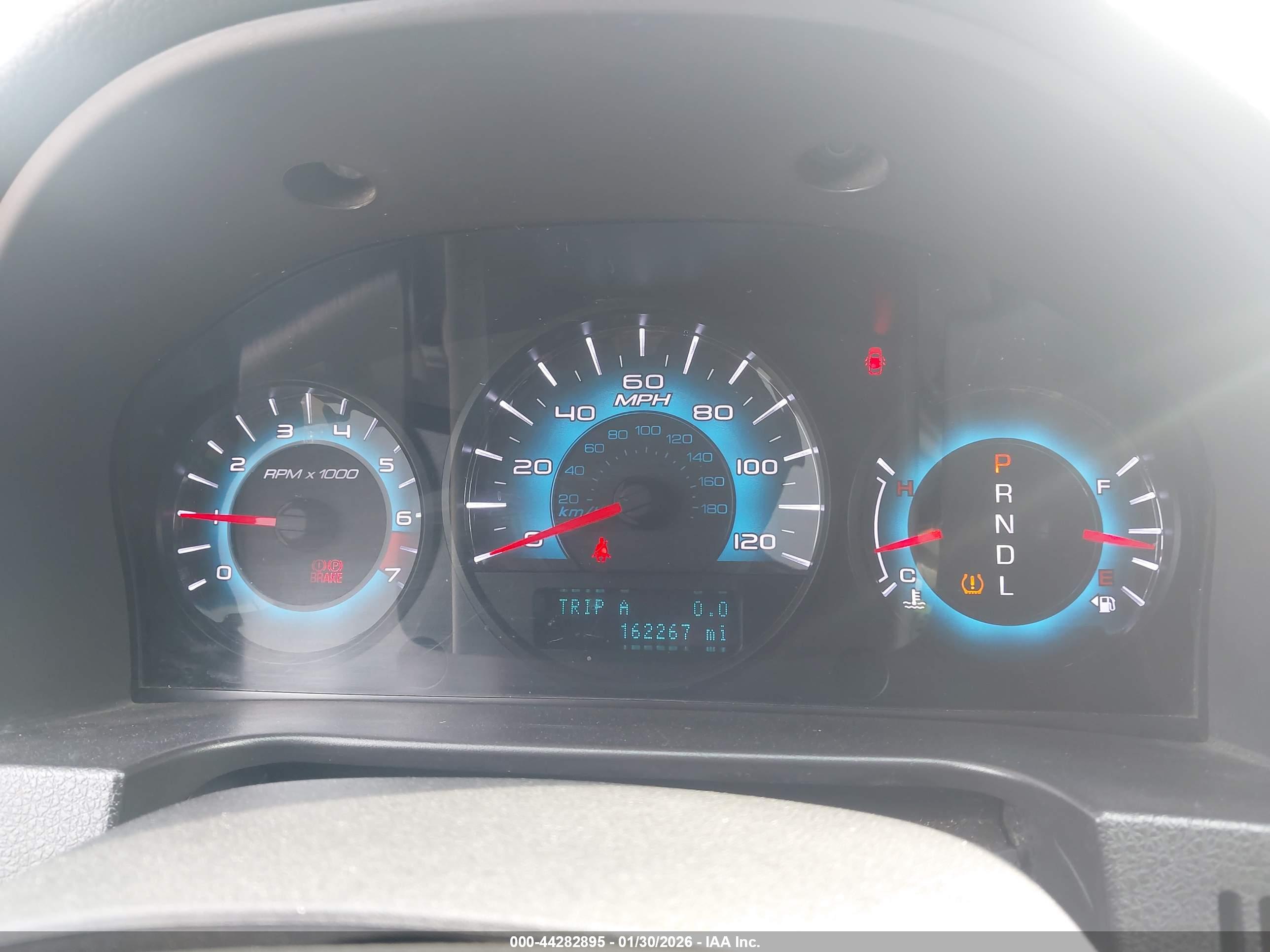 FORD FUSION image 7