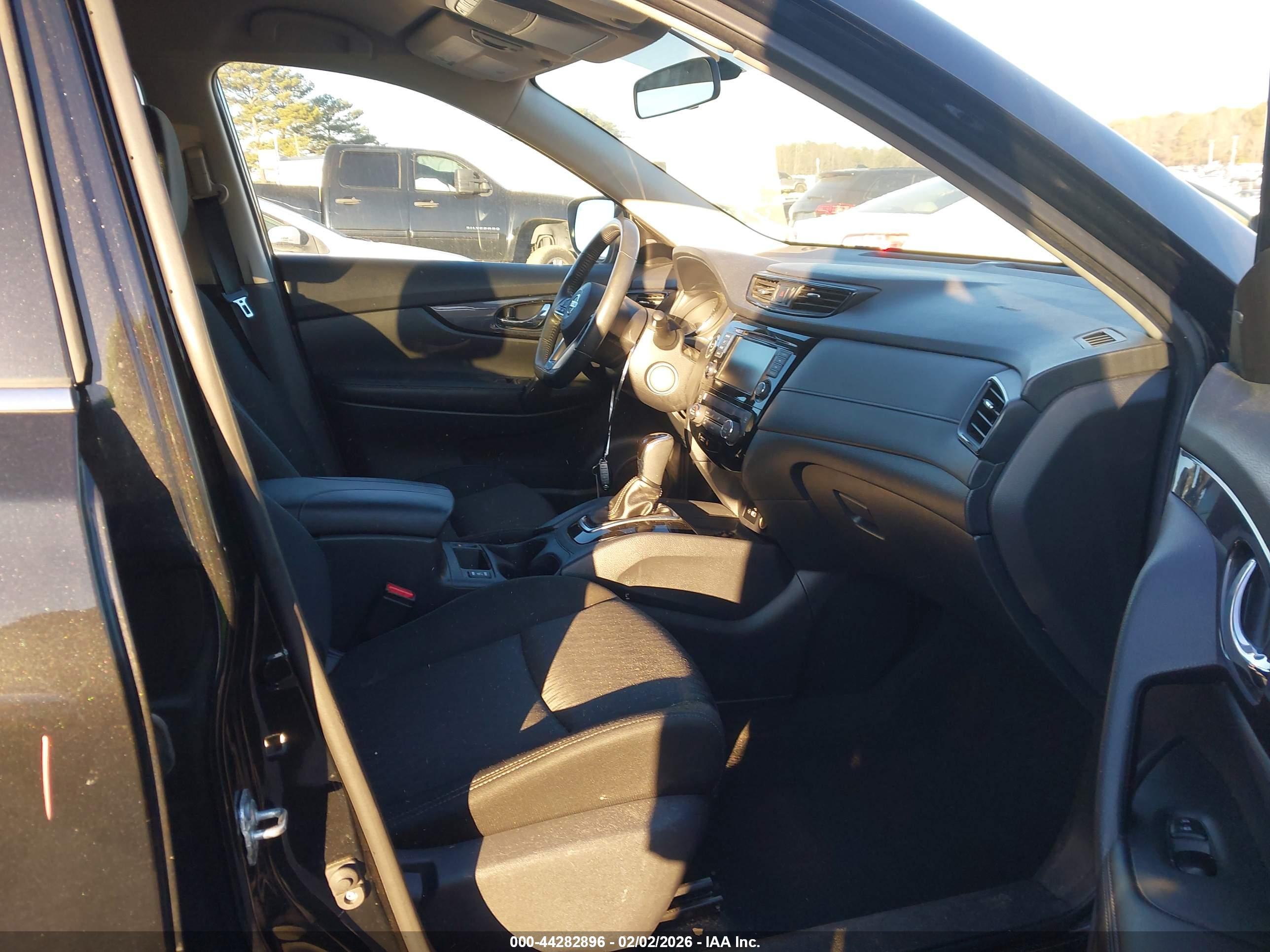 NISSAN ROGUE image 5